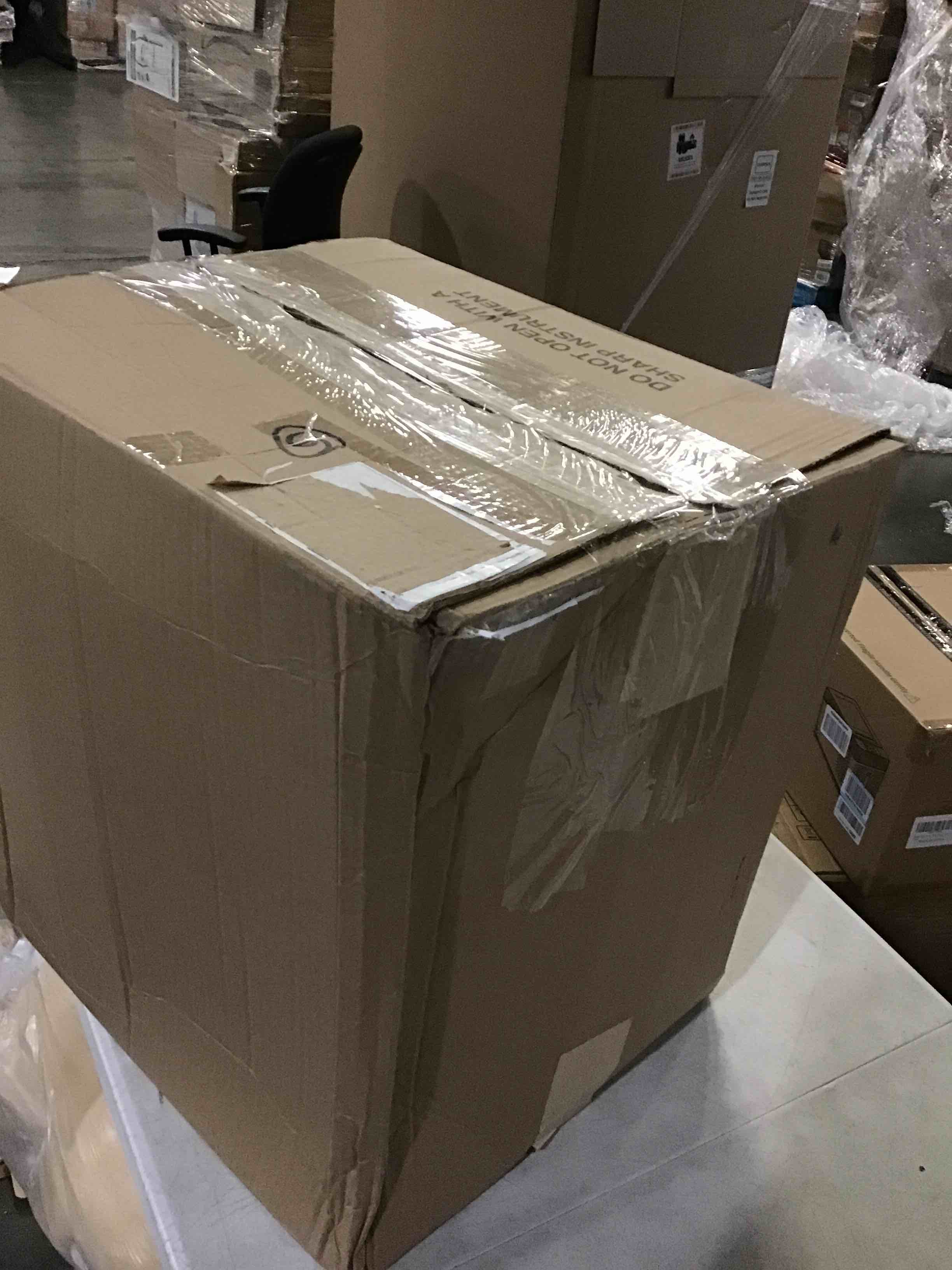 https://s3.amazonaws.com/lotting-images-prod/bidfta/RED5774148_1718983201038.jpeg
