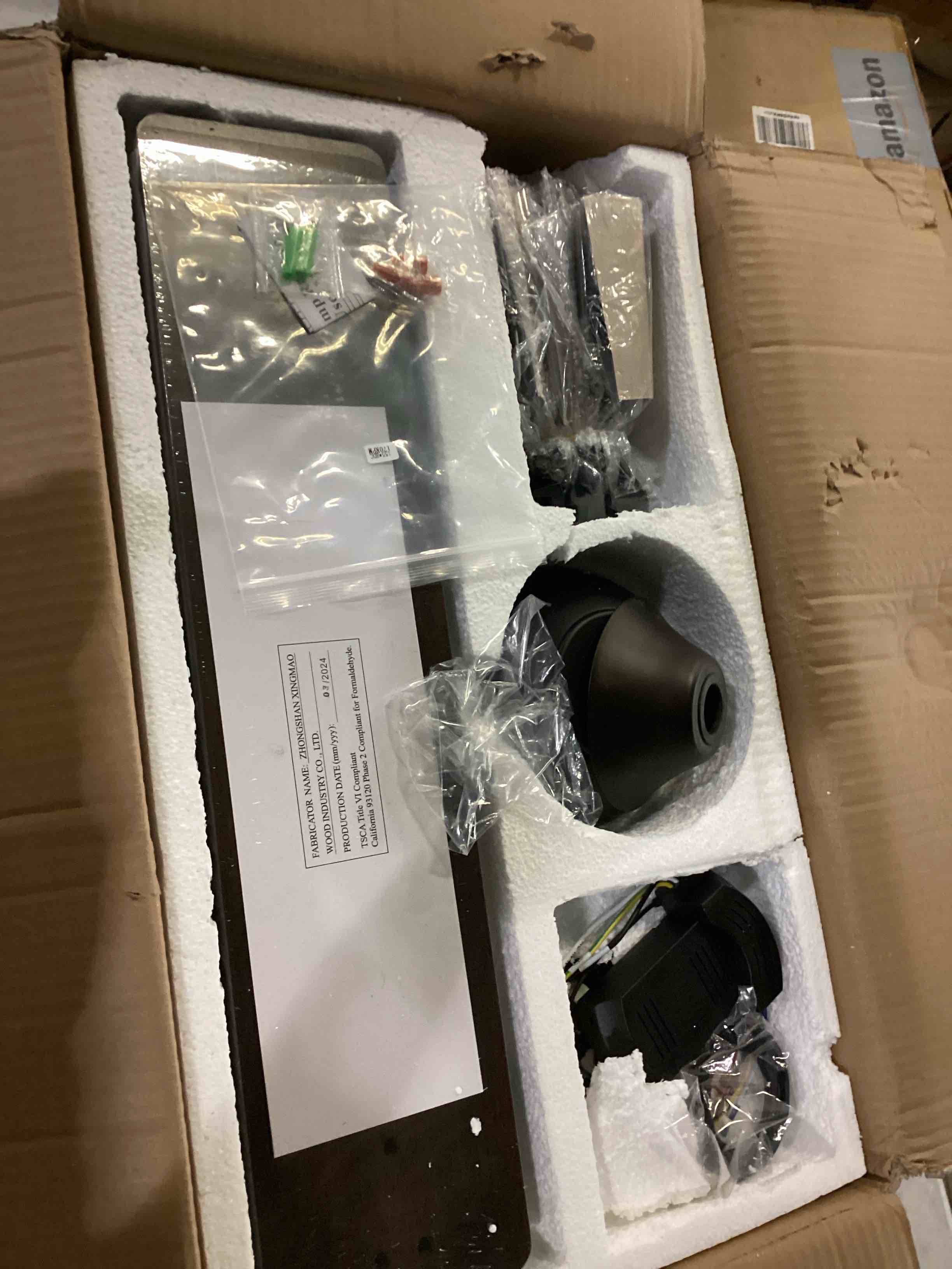 https://s3.amazonaws.com/lotting-images-prod/bidfta/RED5774291_1719247818958.jpeg