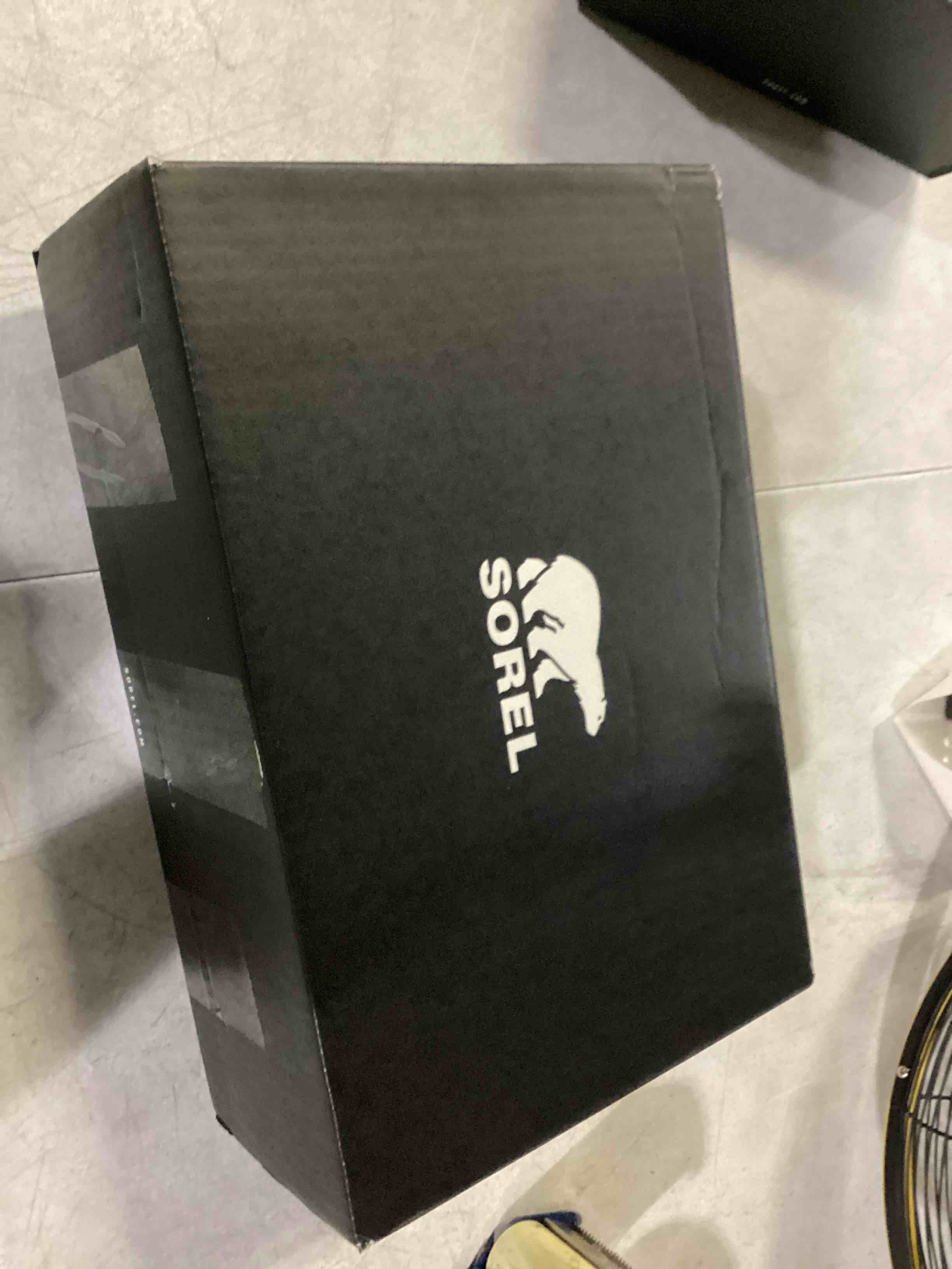 https://s3.amazonaws.com/lotting-images-prod/bidfta/RED5774371_1719320372734.jpeg
