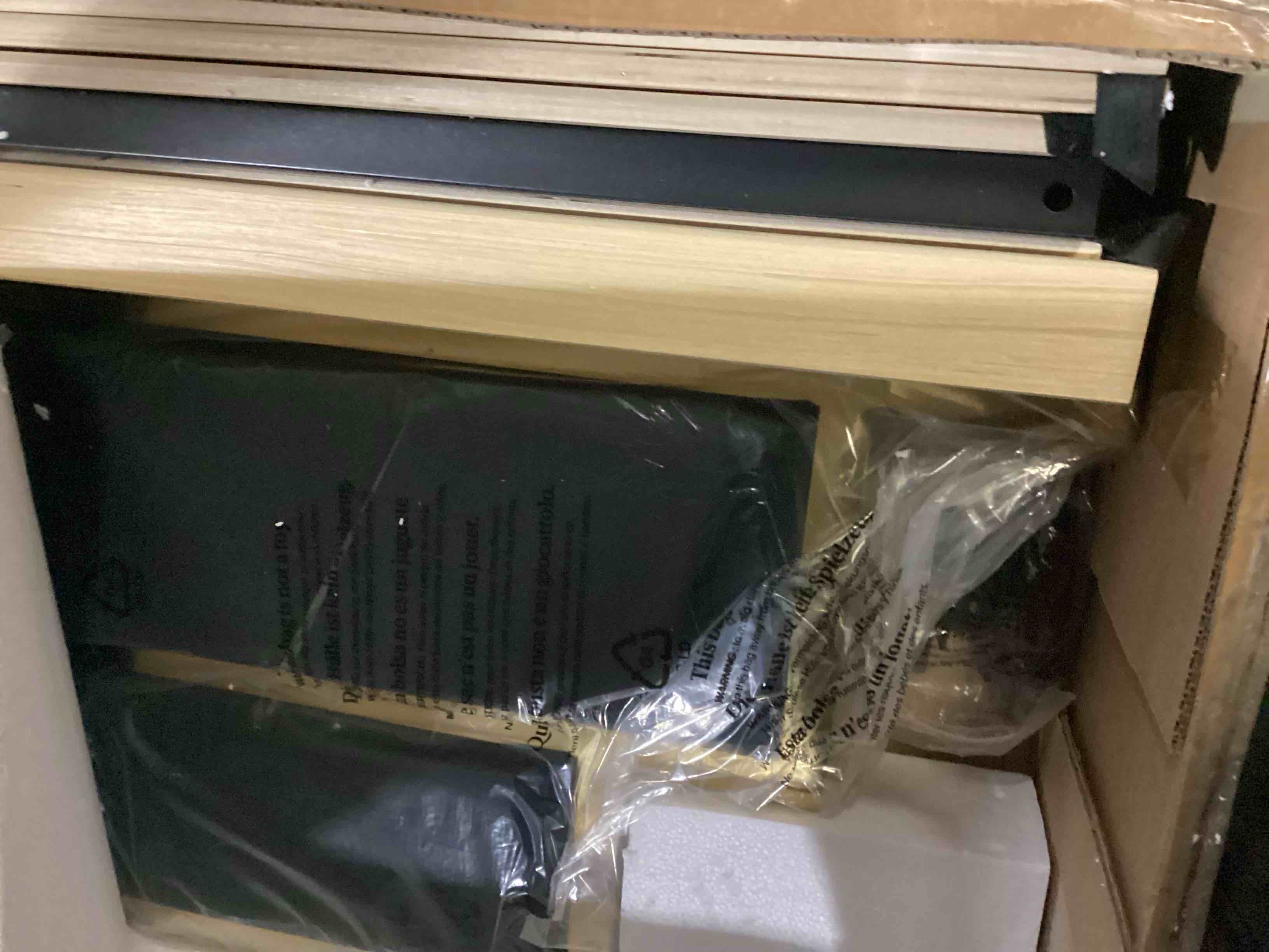 https://s3.amazonaws.com/lotting-images-prod/bidfta/RED5775331_1720525348737.jpeg