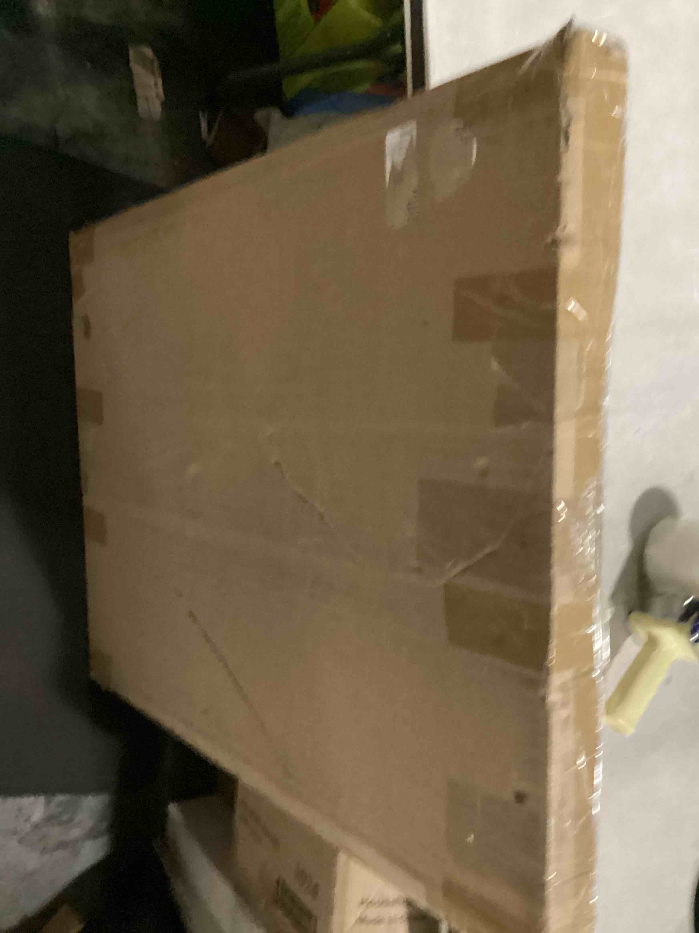 https://s3.amazonaws.com/lotting-images-prod/bidfta/RED5776360_1724949889848.jpeg