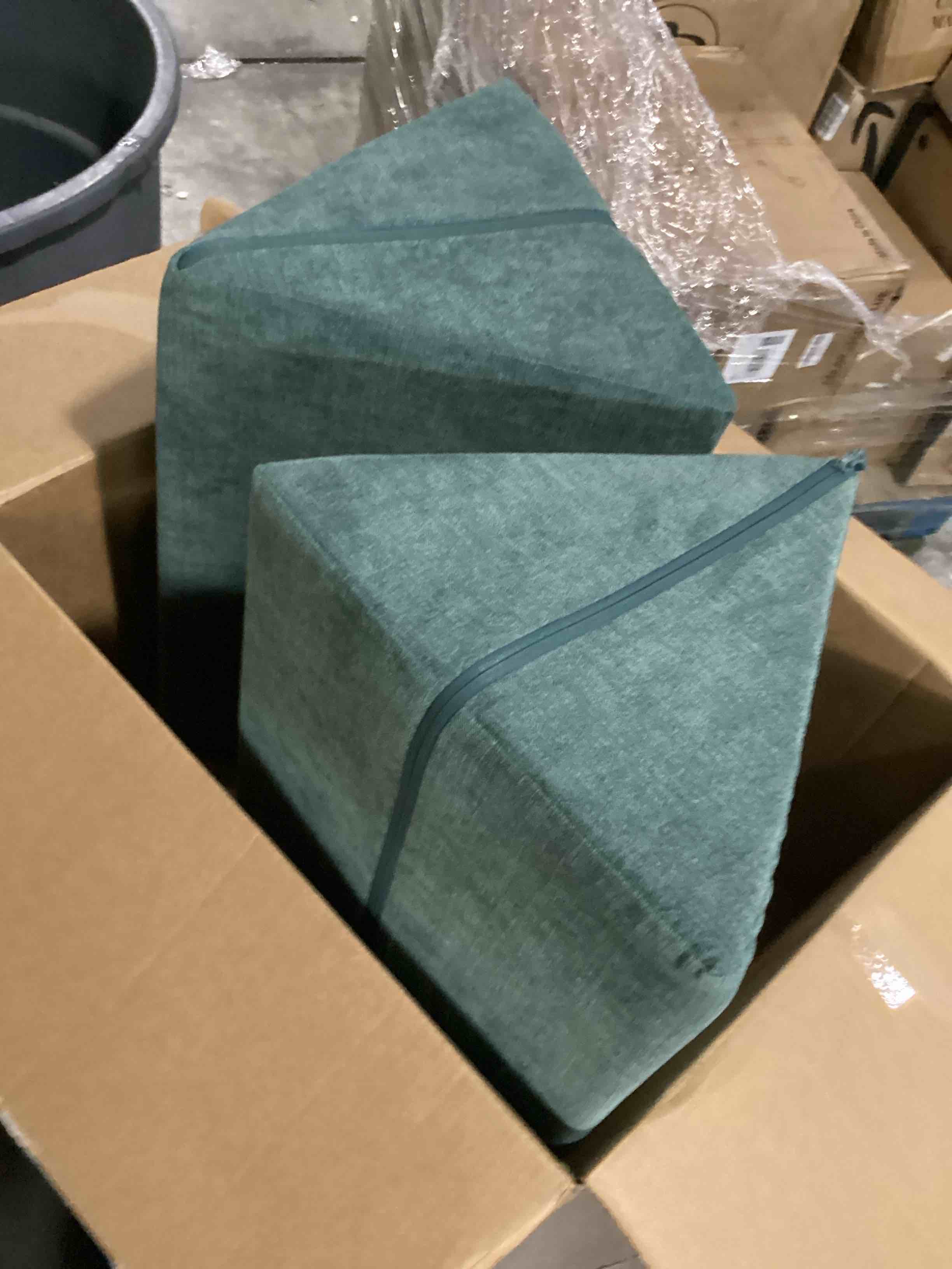 https://s3.amazonaws.com/lotting-images-prod/bidfta/RED5776380_1724955804678.jpeg