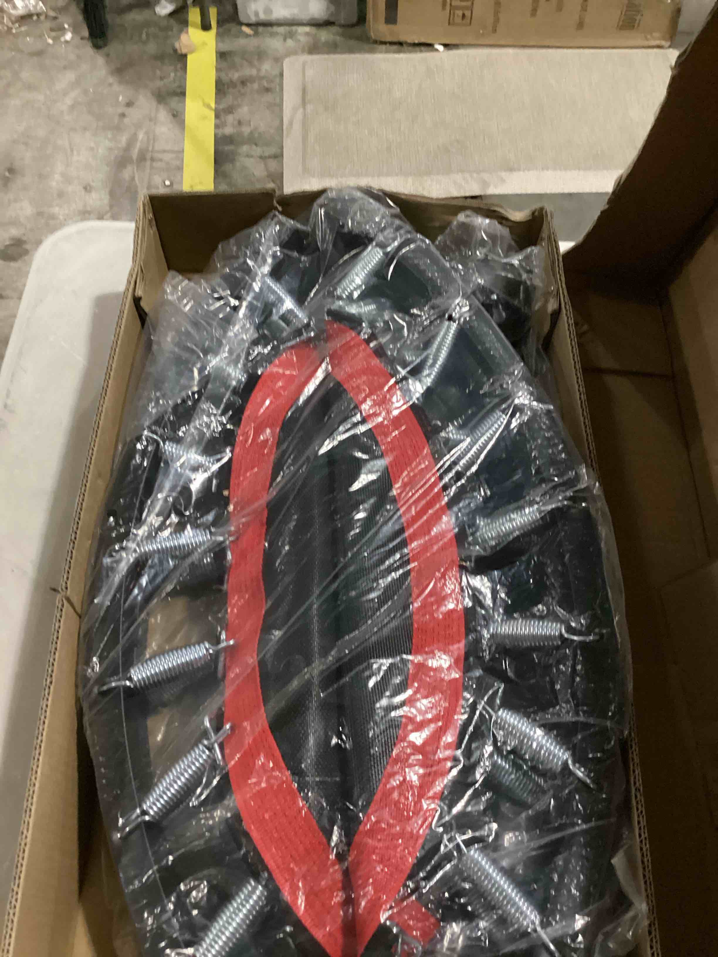 https://s3.amazonaws.com/lotting-images-prod/bidfta/RED5776642_1725534717902.jpeg