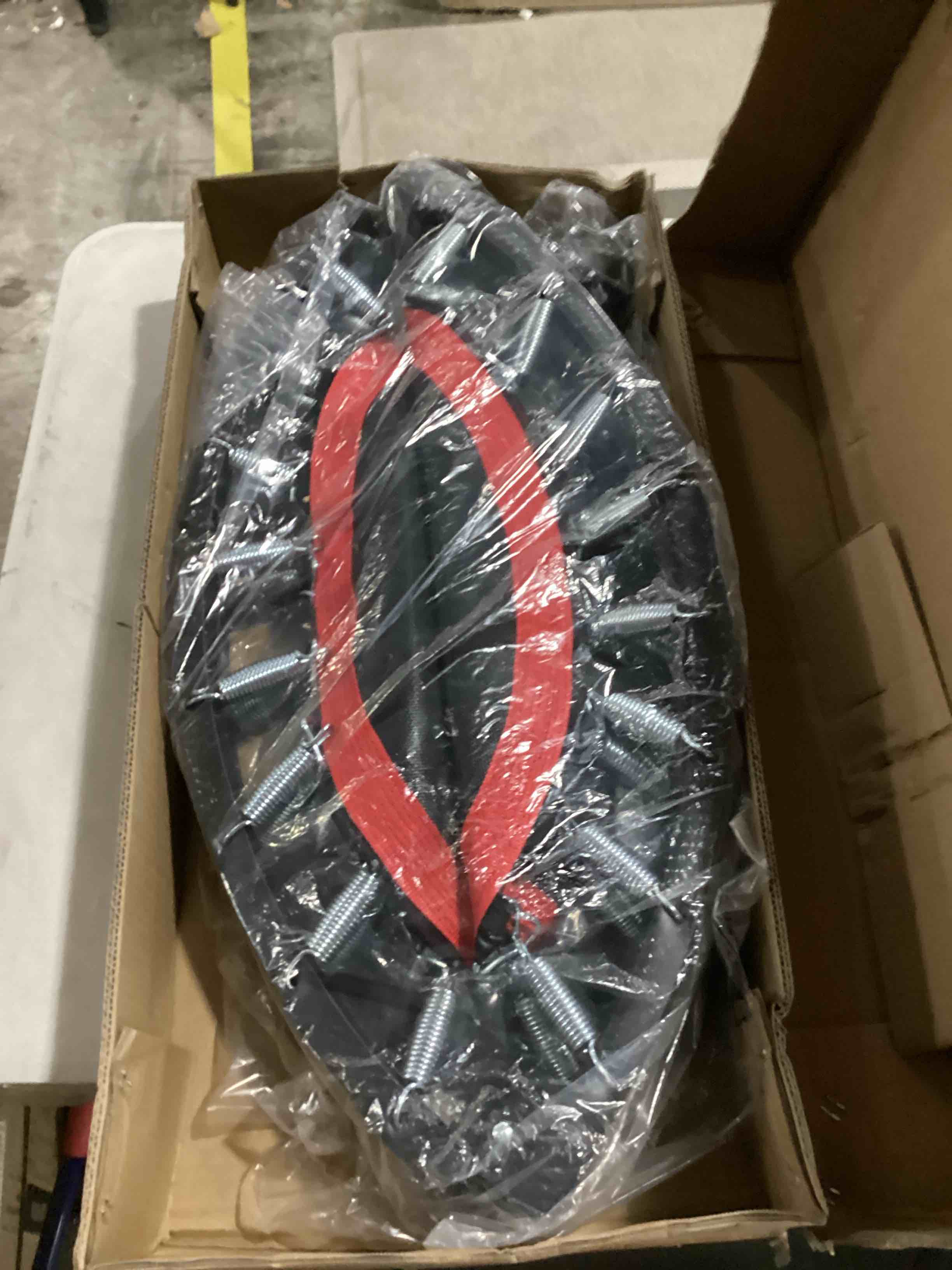 https://s3.amazonaws.com/lotting-images-prod/bidfta/RED5776642_1725534720119.jpeg