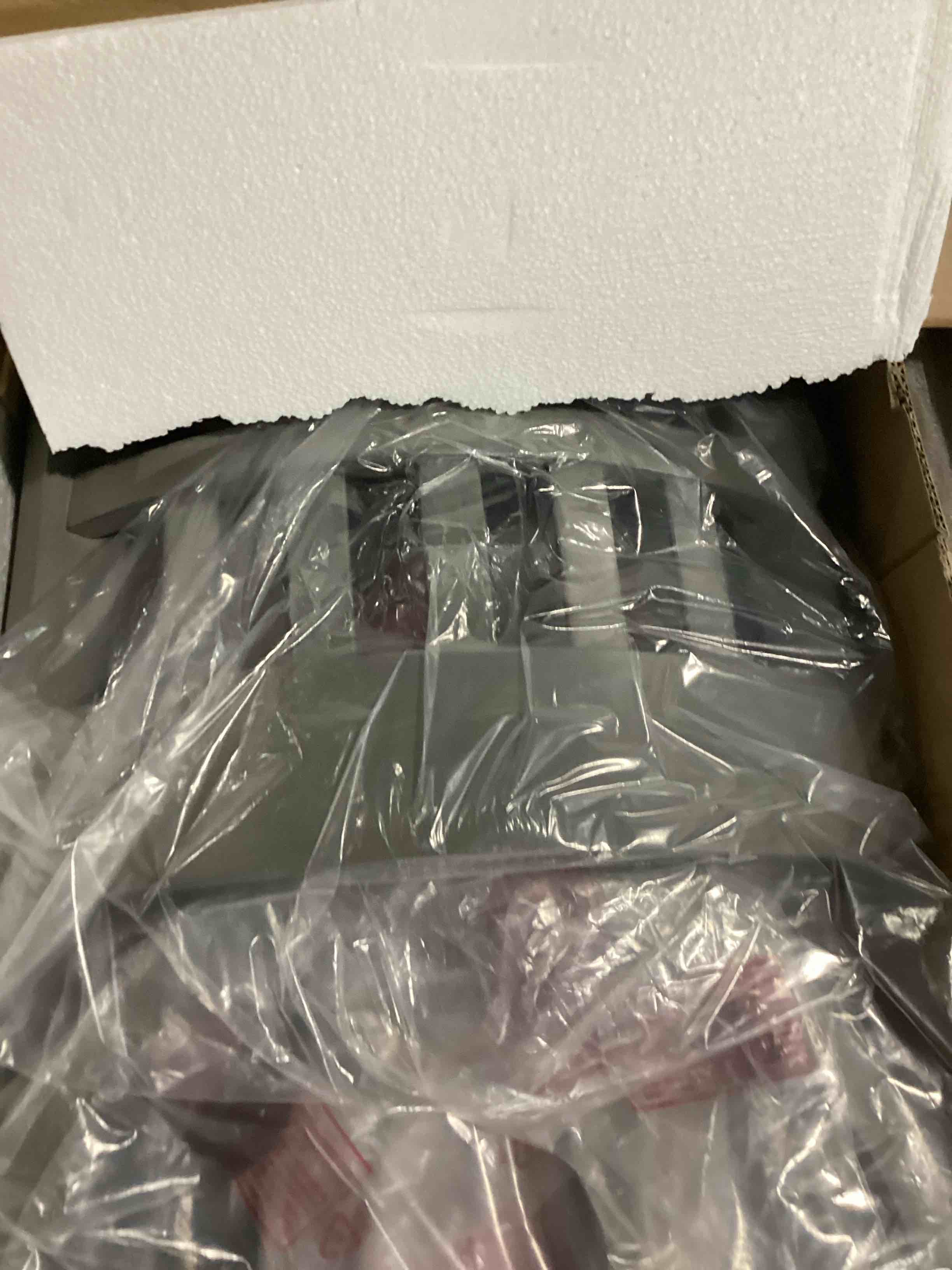 https://s3.amazonaws.com/lotting-images-prod/bidfta/RED5776665_1725550967512.jpeg