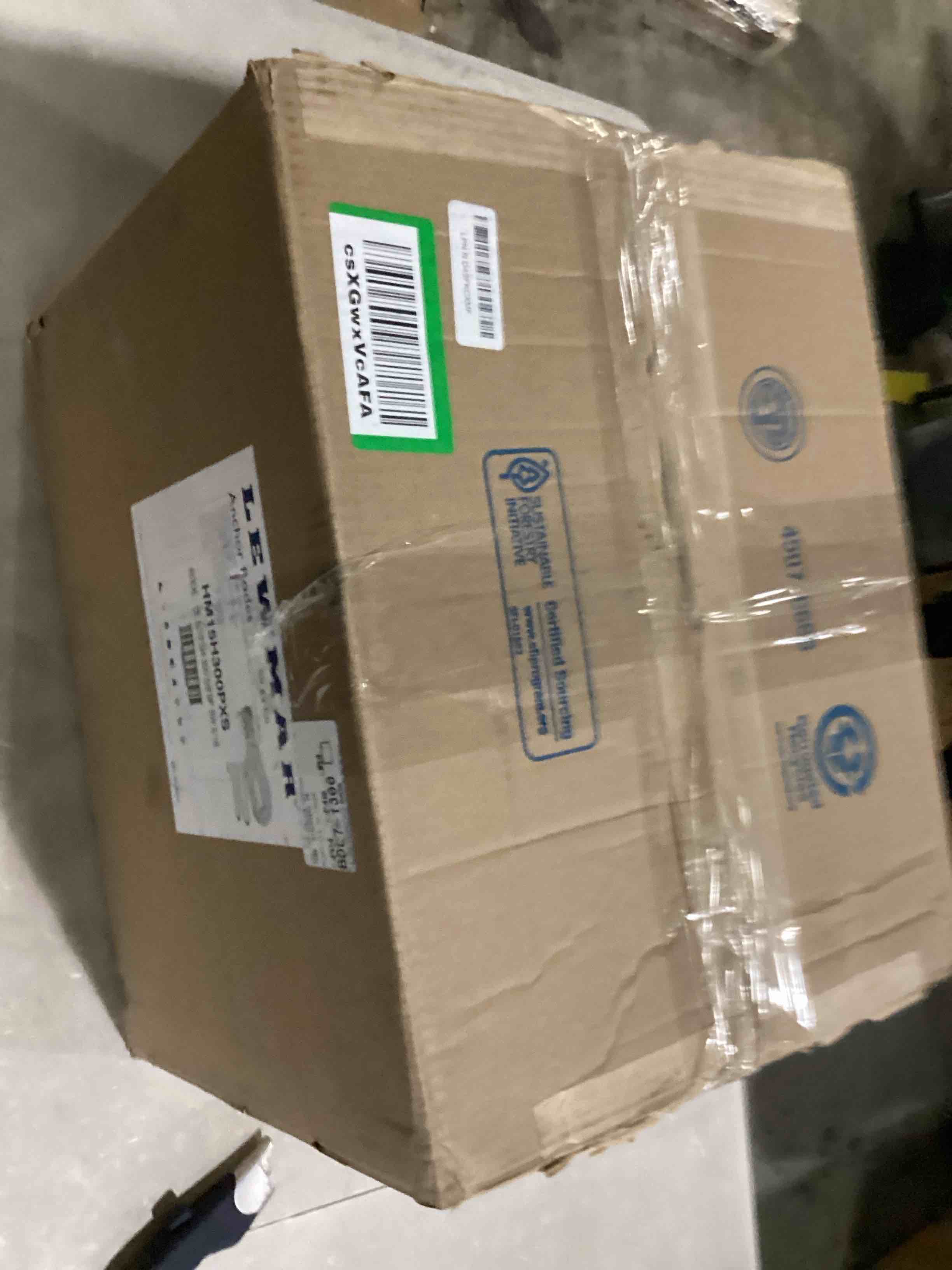 https://s3.amazonaws.com/lotting-images-prod/bidfta/RED5776748_1725624225025.jpeg