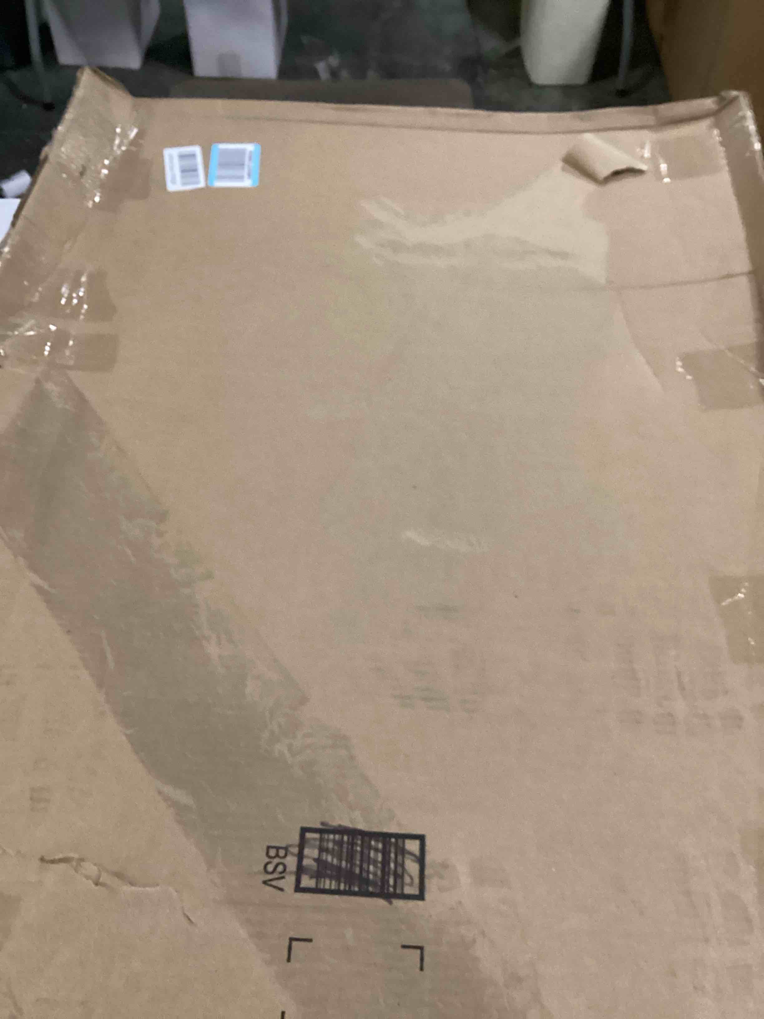 https://s3.amazonaws.com/lotting-images-prod/bidfta/RED5777027_1721397172718.jpeg