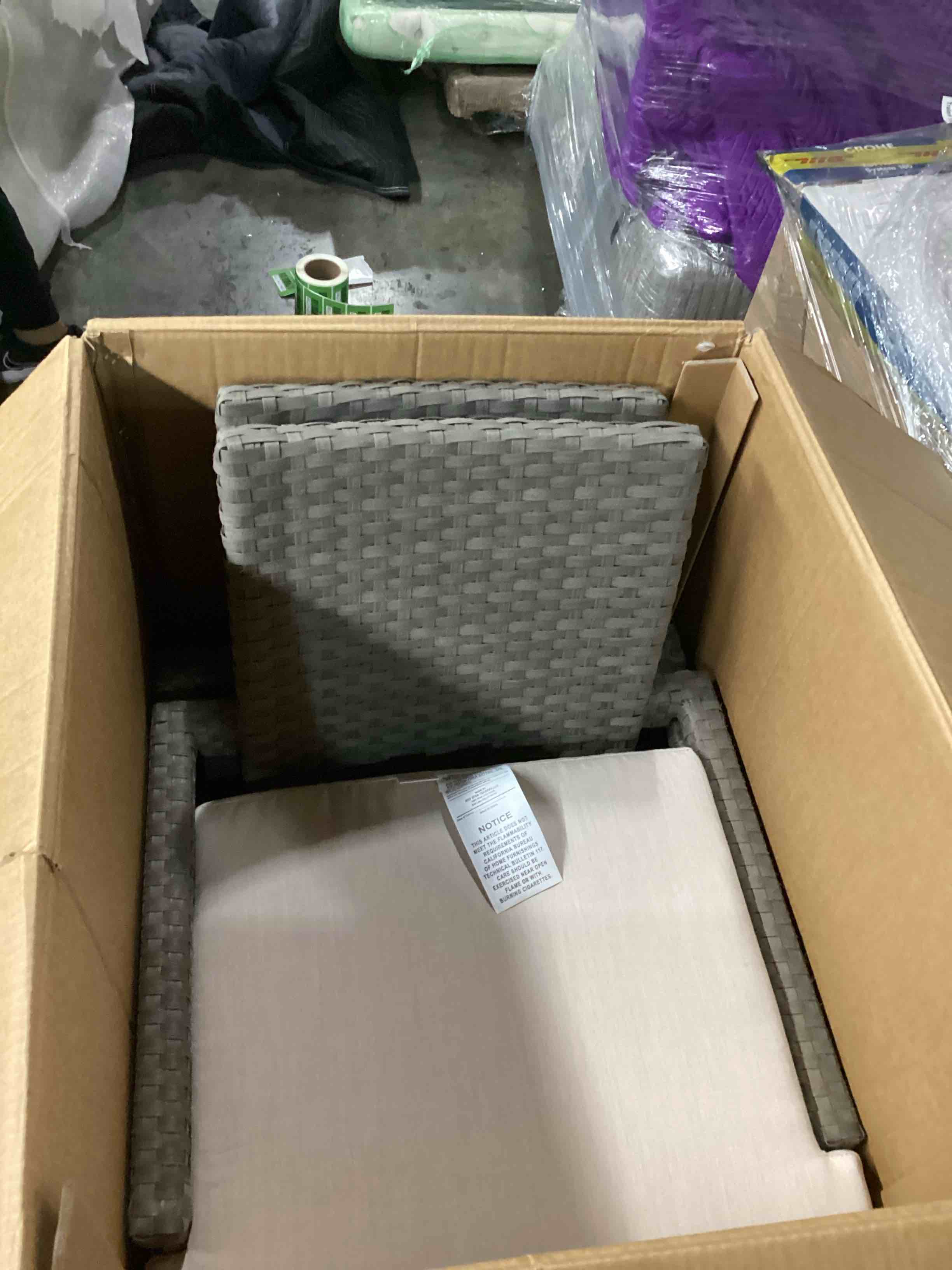 https://s3.amazonaws.com/lotting-images-prod/bidfta/RED5777391_1721907144373.jpeg