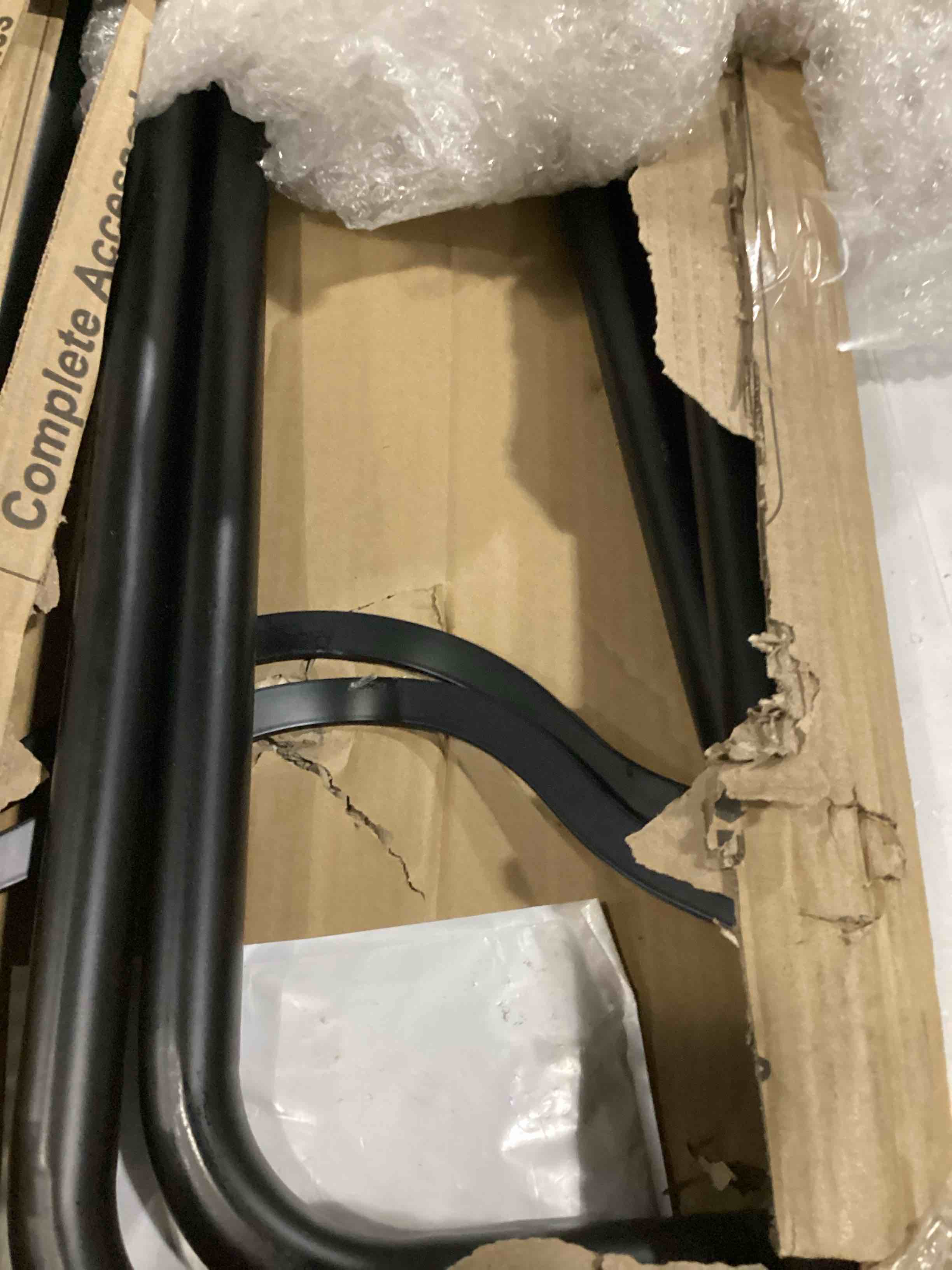 https://s3.amazonaws.com/lotting-images-prod/bidfta/RED5777784_1722261419805.jpeg