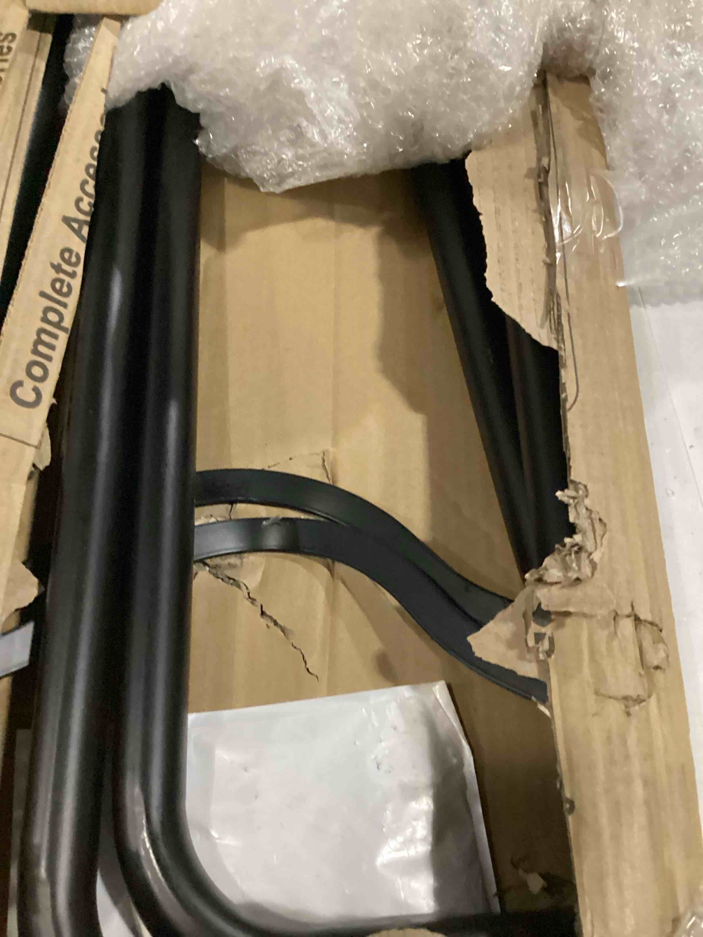 https://s3.amazonaws.com/lotting-images-prod/bidfta/RED5777784_1722261420521.jpeg