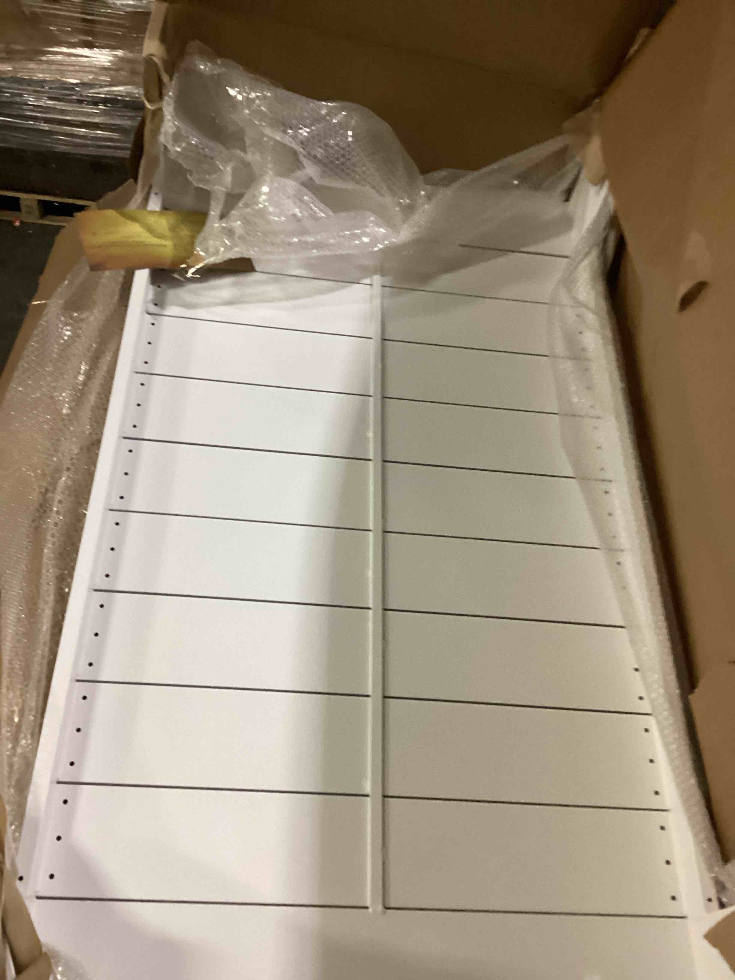 https://s3.amazonaws.com/lotting-images-prod/bidfta/RED5777861_1722347495025.jpeg