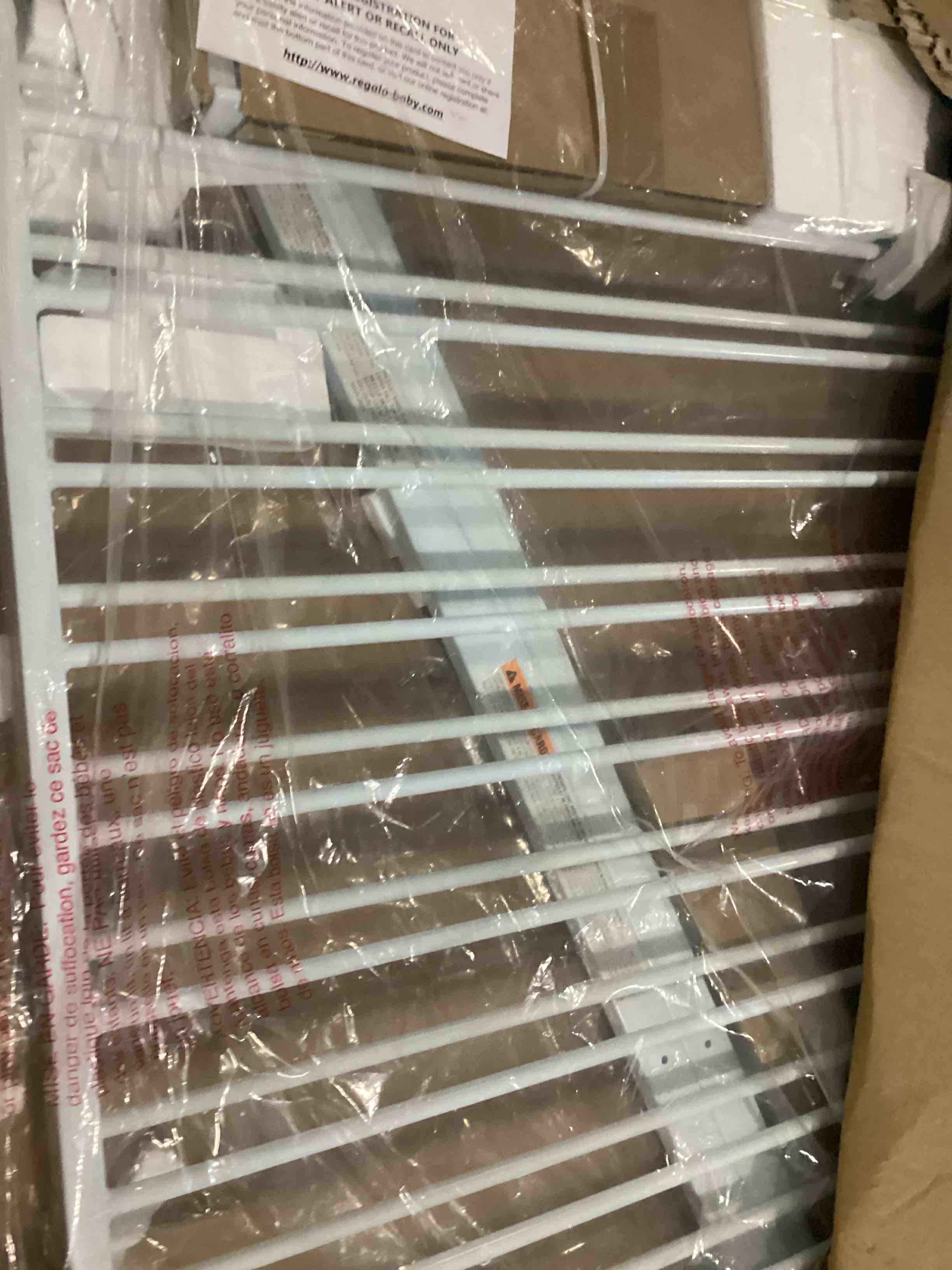 https://s3.amazonaws.com/lotting-images-prod/bidfta/RED5777992_1722599510927.jpeg