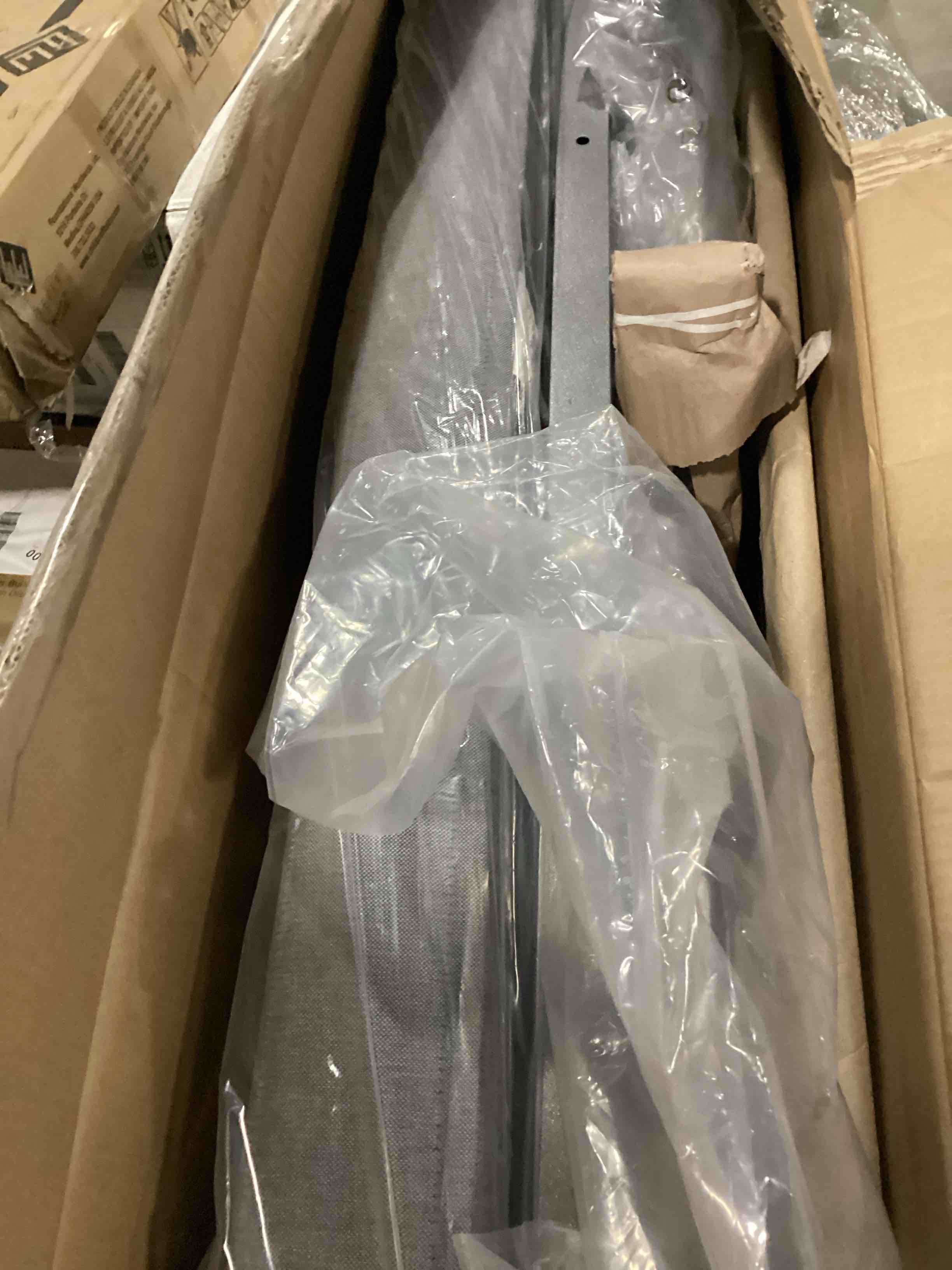 https://s3.amazonaws.com/lotting-images-prod/bidfta/RED5778208_1722947631223.jpeg