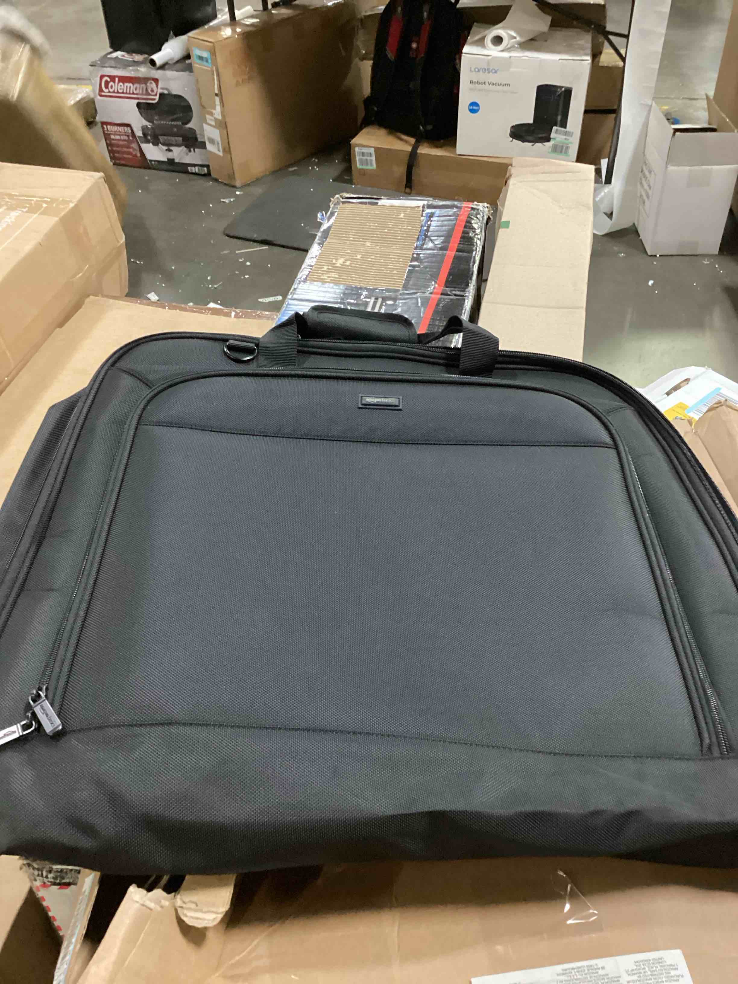 https://s3.amazonaws.com/lotting-images-prod/bidfta/RED5778867_1720618925865.jpeg
