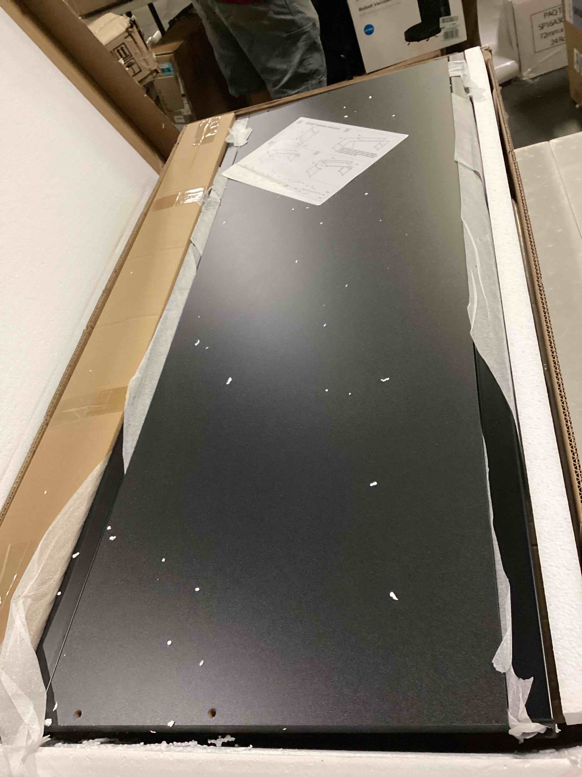 https://s3.amazonaws.com/lotting-images-prod/bidfta/RED5779061_1720716627447.jpeg