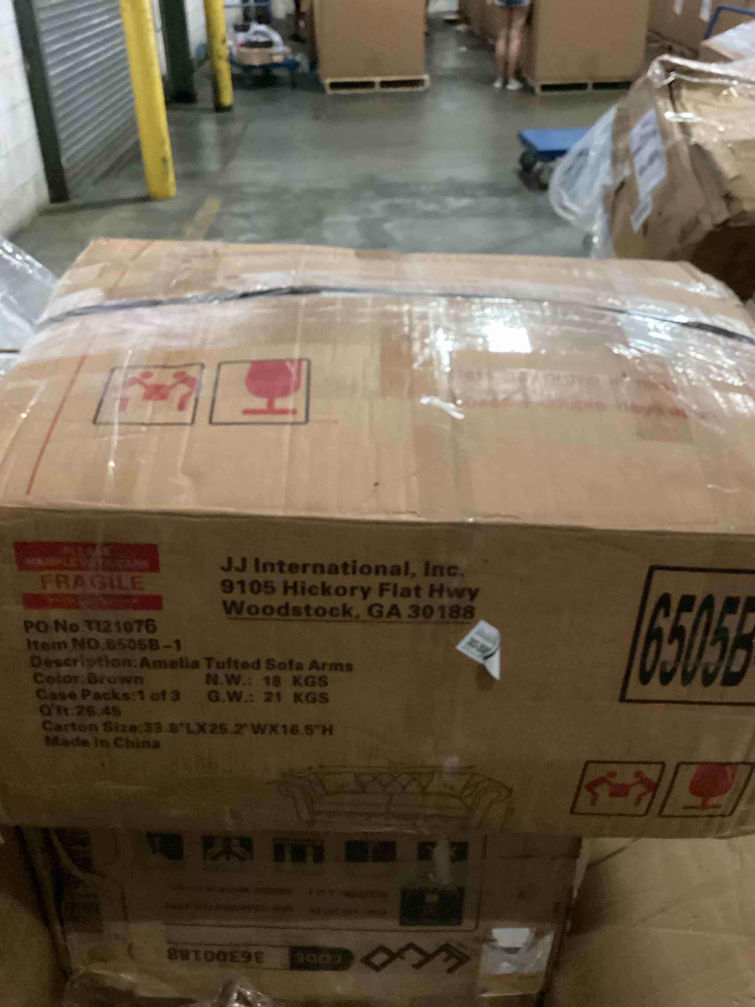 https://s3.amazonaws.com/lotting-images-prod/bidfta/RED5779210_1721061982203.jpeg