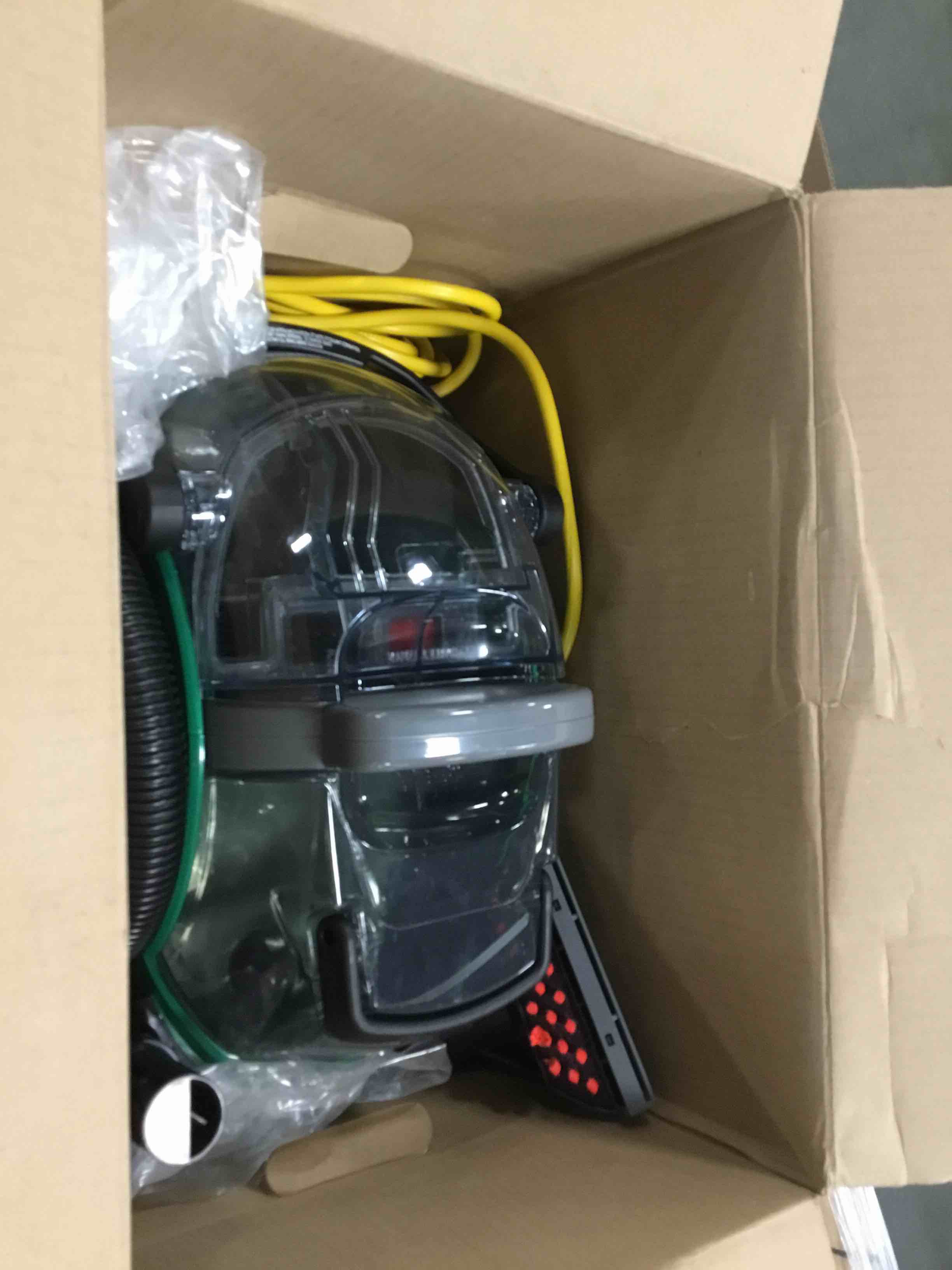https://s3.amazonaws.com/lotting-images-prod/bidfta/RED5780003_1706796846516.jpeg