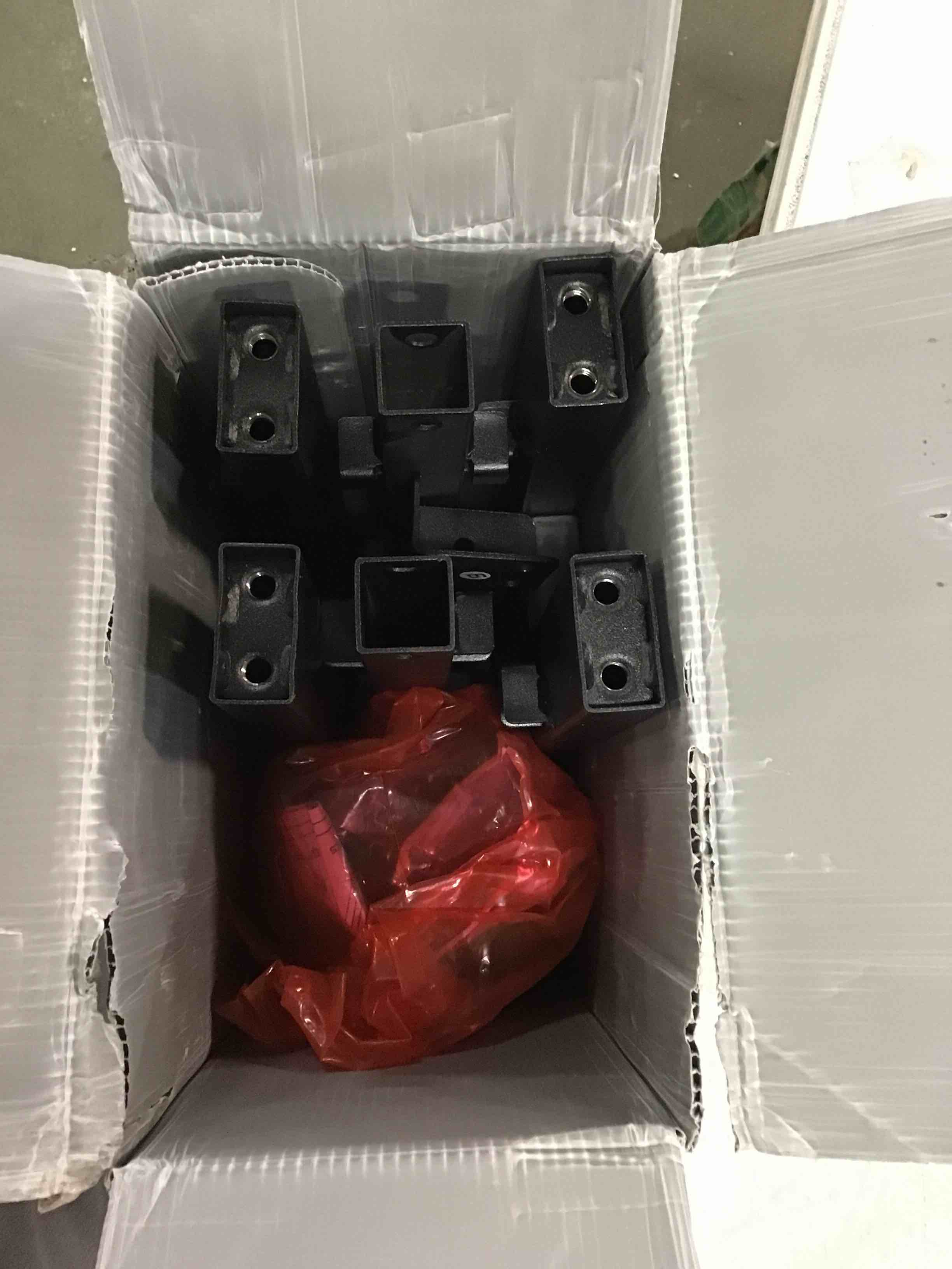 https://s3.amazonaws.com/lotting-images-prod/bidfta/RED5780345_1706967056519.jpeg