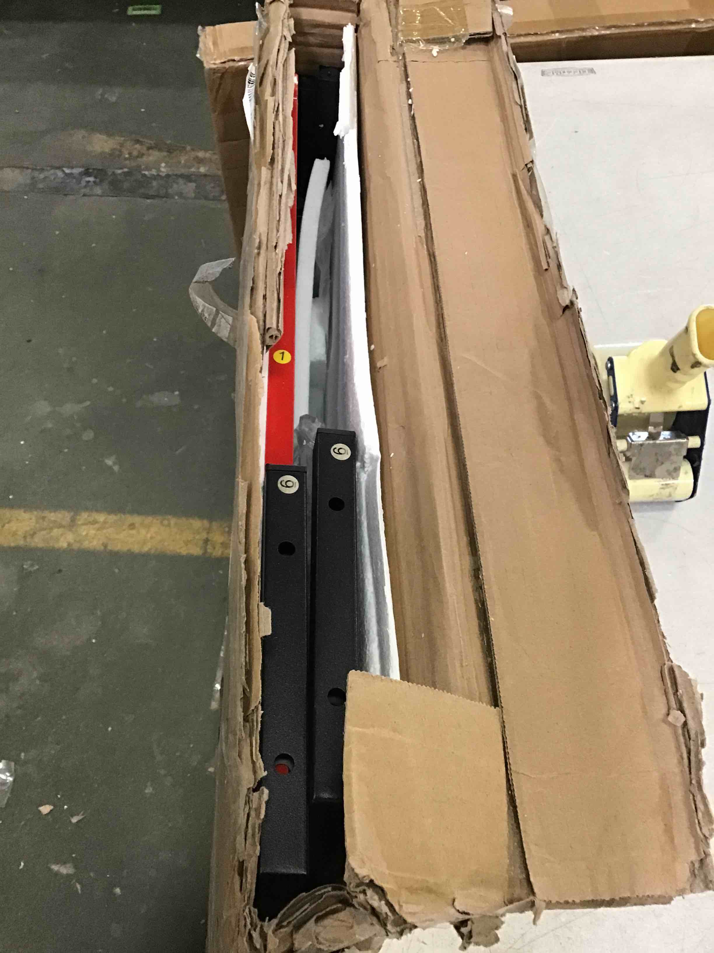 https://s3.amazonaws.com/lotting-images-prod/bidfta/RED5780403_1706976347693.jpeg