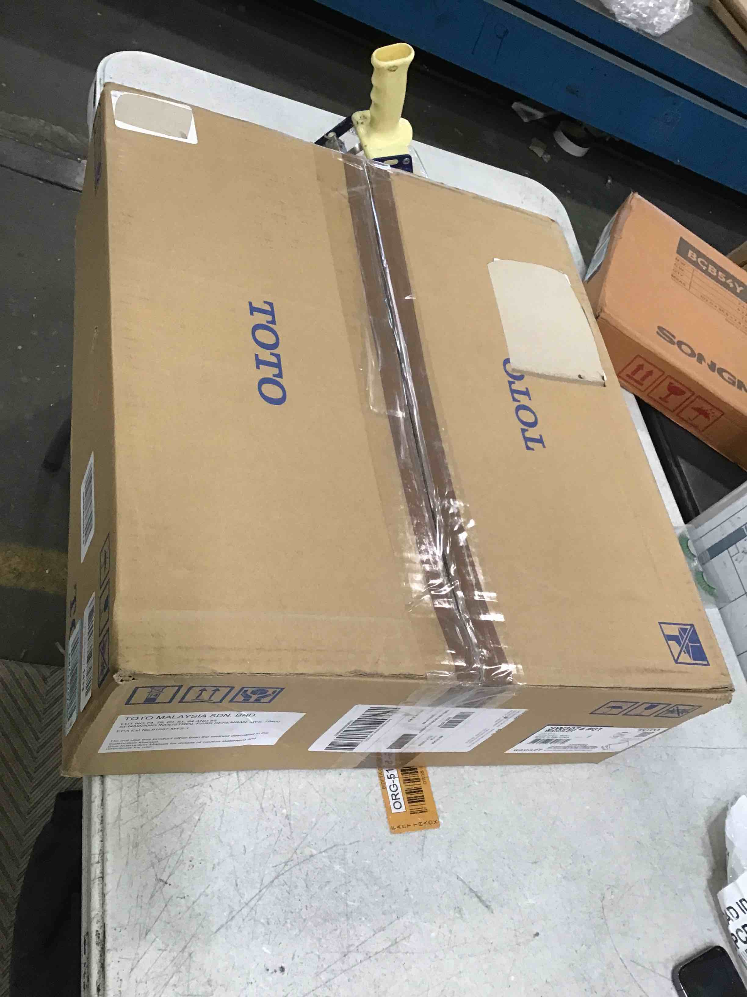 https://s3.amazonaws.com/lotting-images-prod/bidfta/RED5780500_1706989323724.jpeg