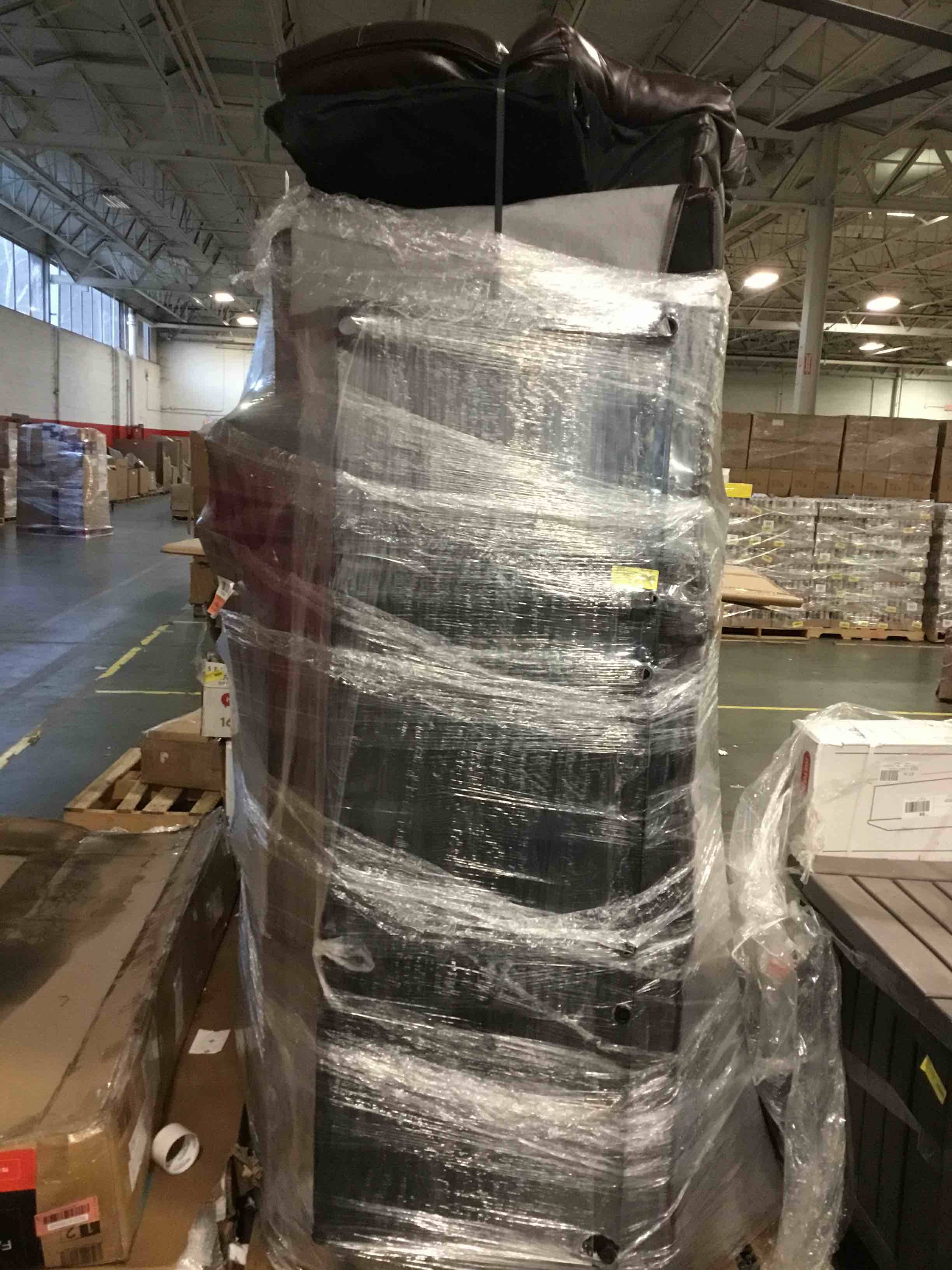 https://s3.amazonaws.com/lotting-images-prod/bidfta/RED5780551_1707137801131.jpeg