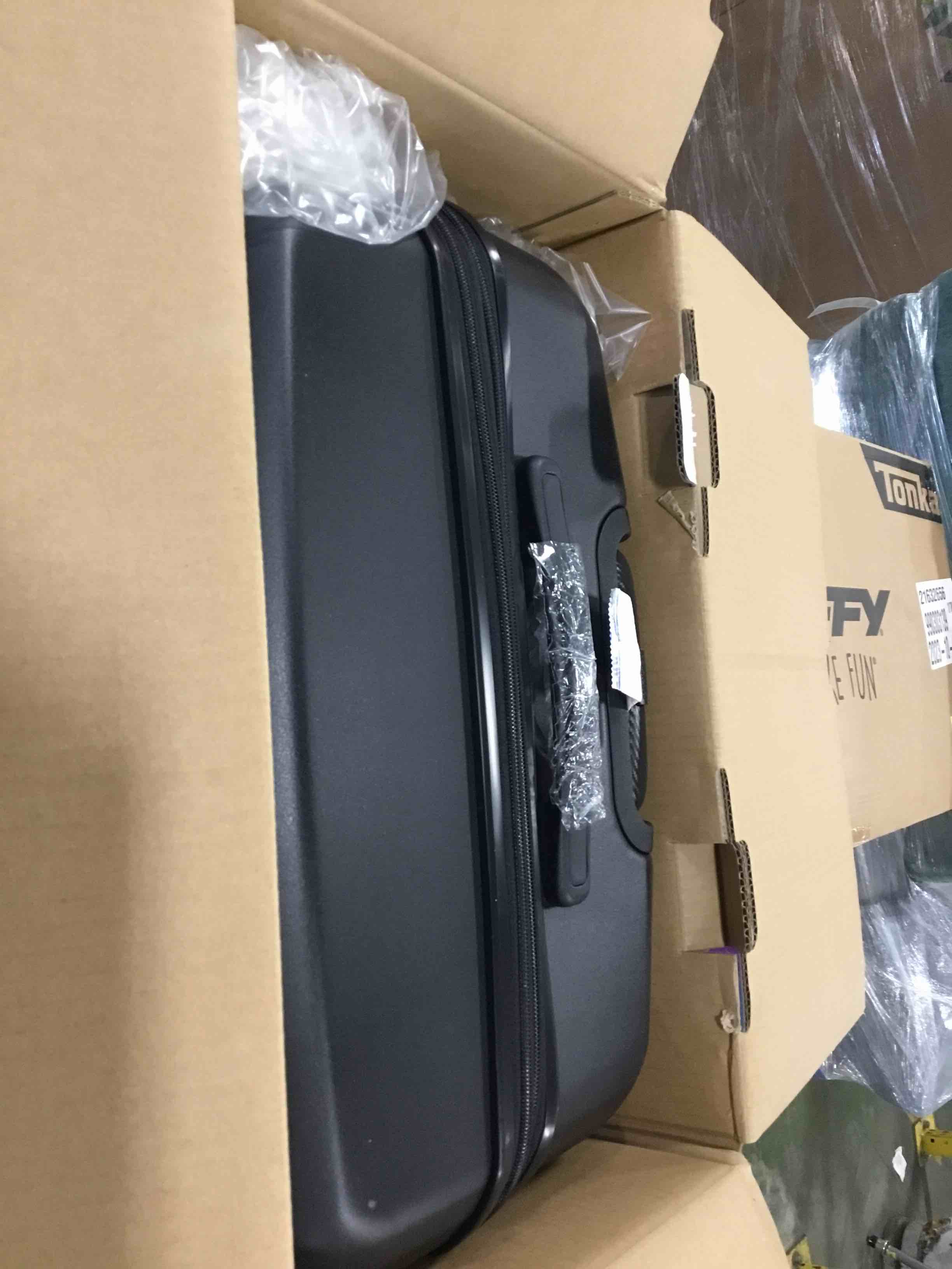 https://s3.amazonaws.com/lotting-images-prod/bidfta/RED5780583_1707143090964.jpeg