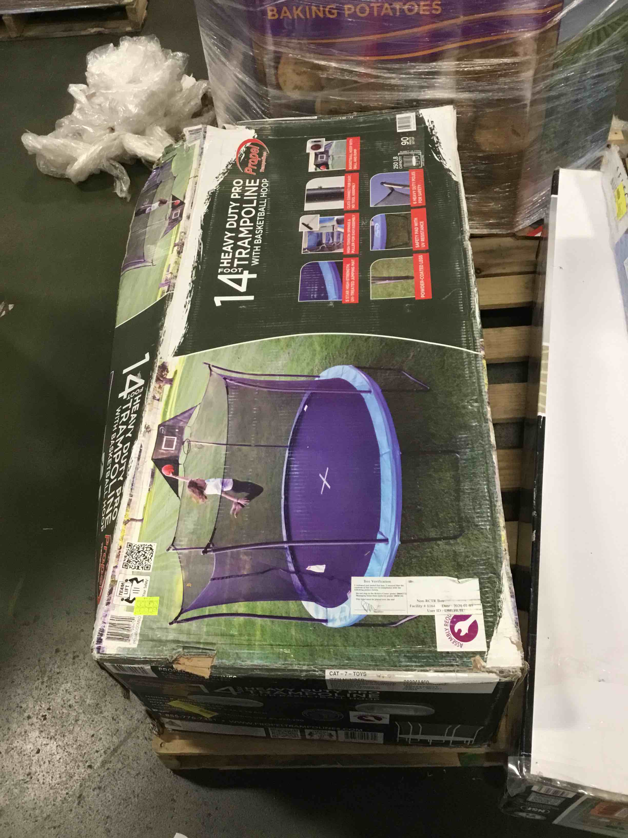 https://s3.amazonaws.com/lotting-images-prod/bidfta/RED5780588_1707144368876.jpeg