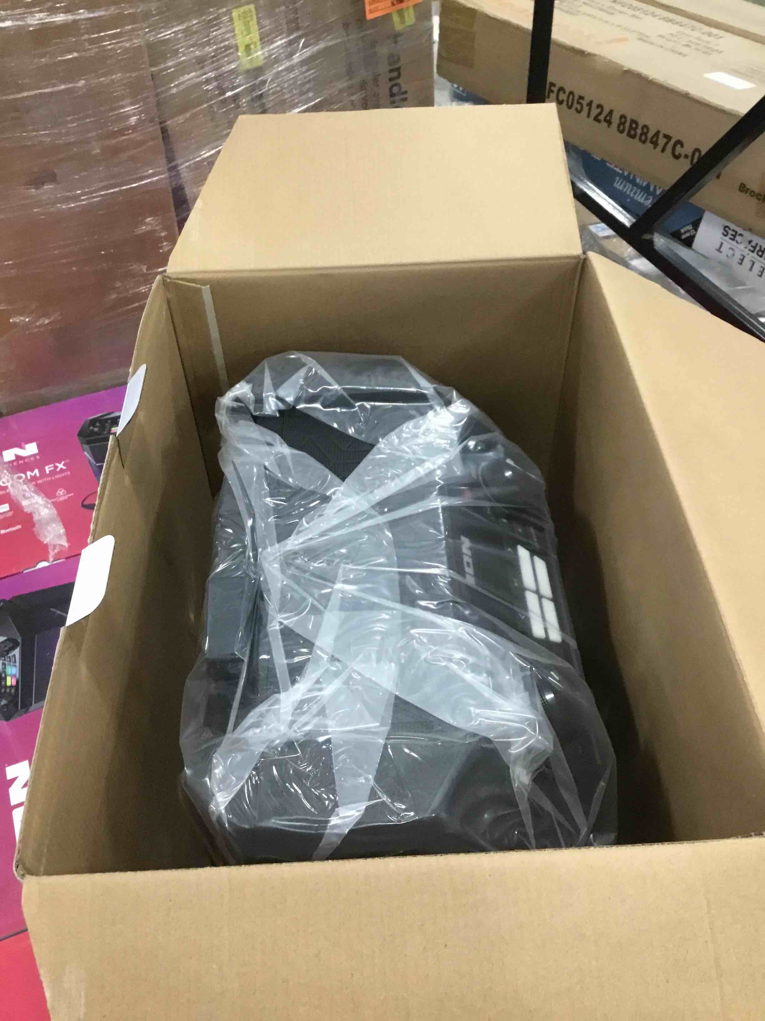 https://s3.amazonaws.com/lotting-images-prod/bidfta/RED5781174_1707416546644.jpeg
