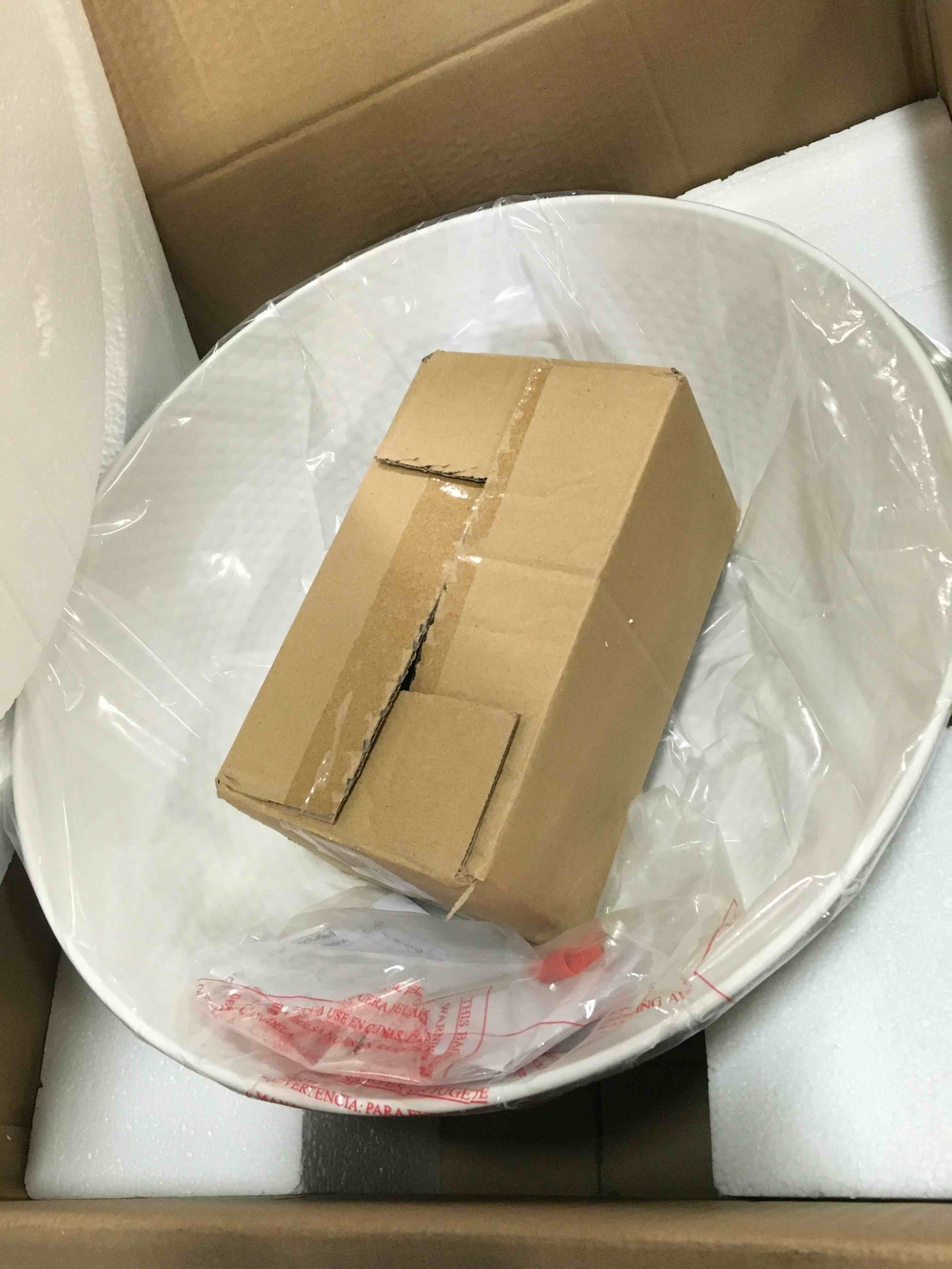 https://s3.amazonaws.com/lotting-images-prod/bidfta/RED5781556_1706303029347.jpeg