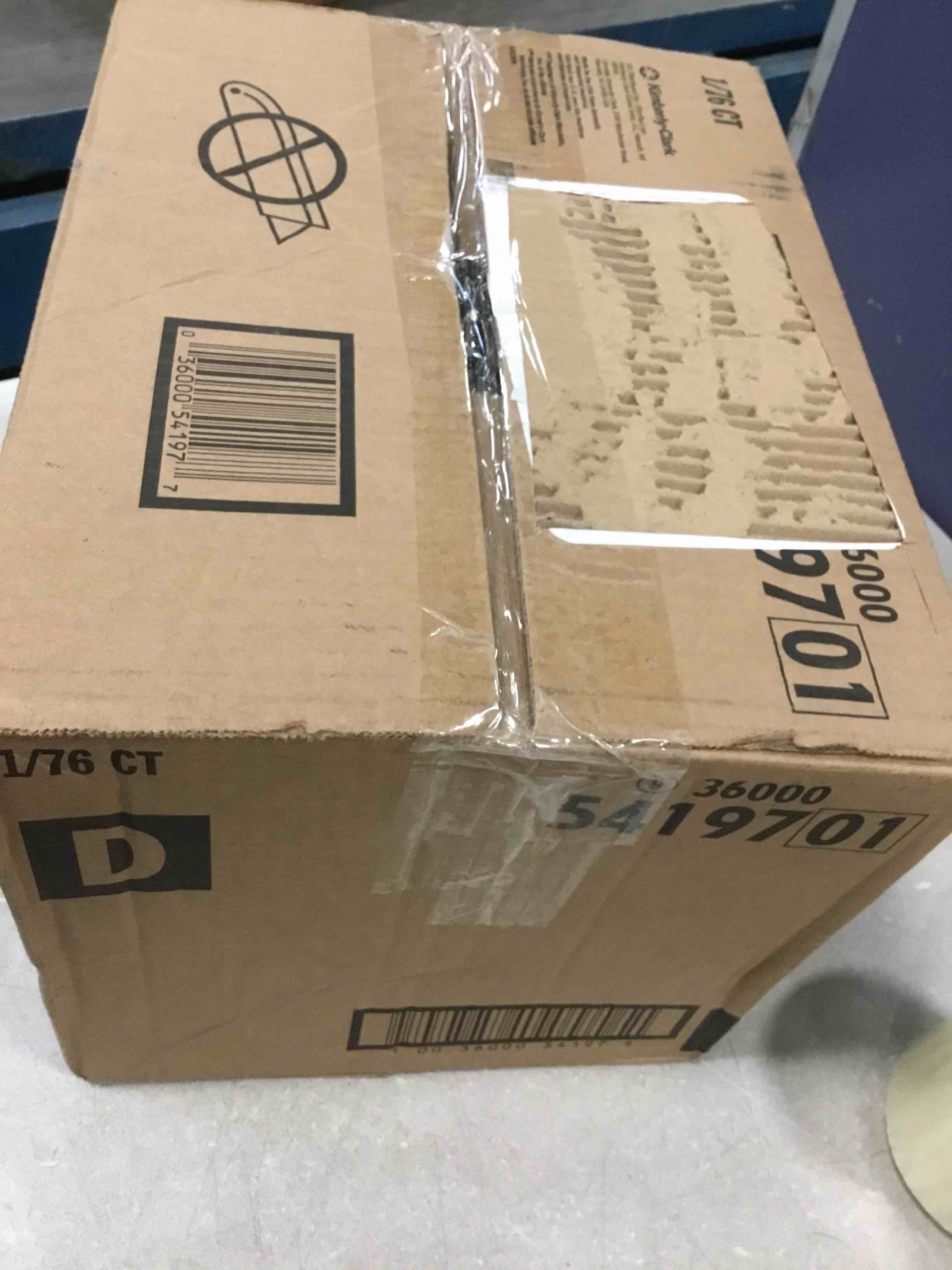 https://s3.amazonaws.com/lotting-images-prod/bidfta/RED5782210_1706721089190.jpeg