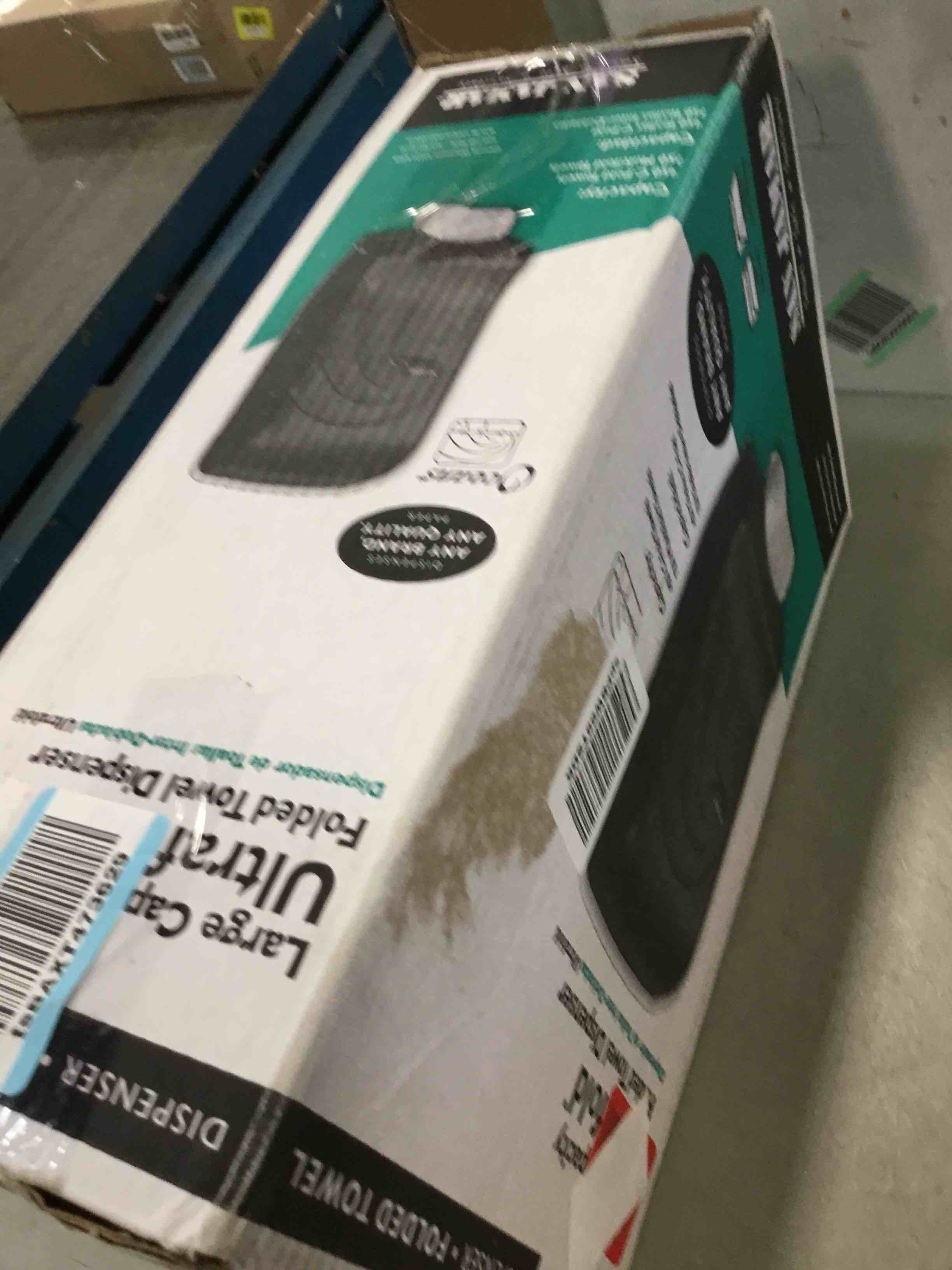 https://s3.amazonaws.com/lotting-images-prod/bidfta/RED5782447_1706807183763.jpeg