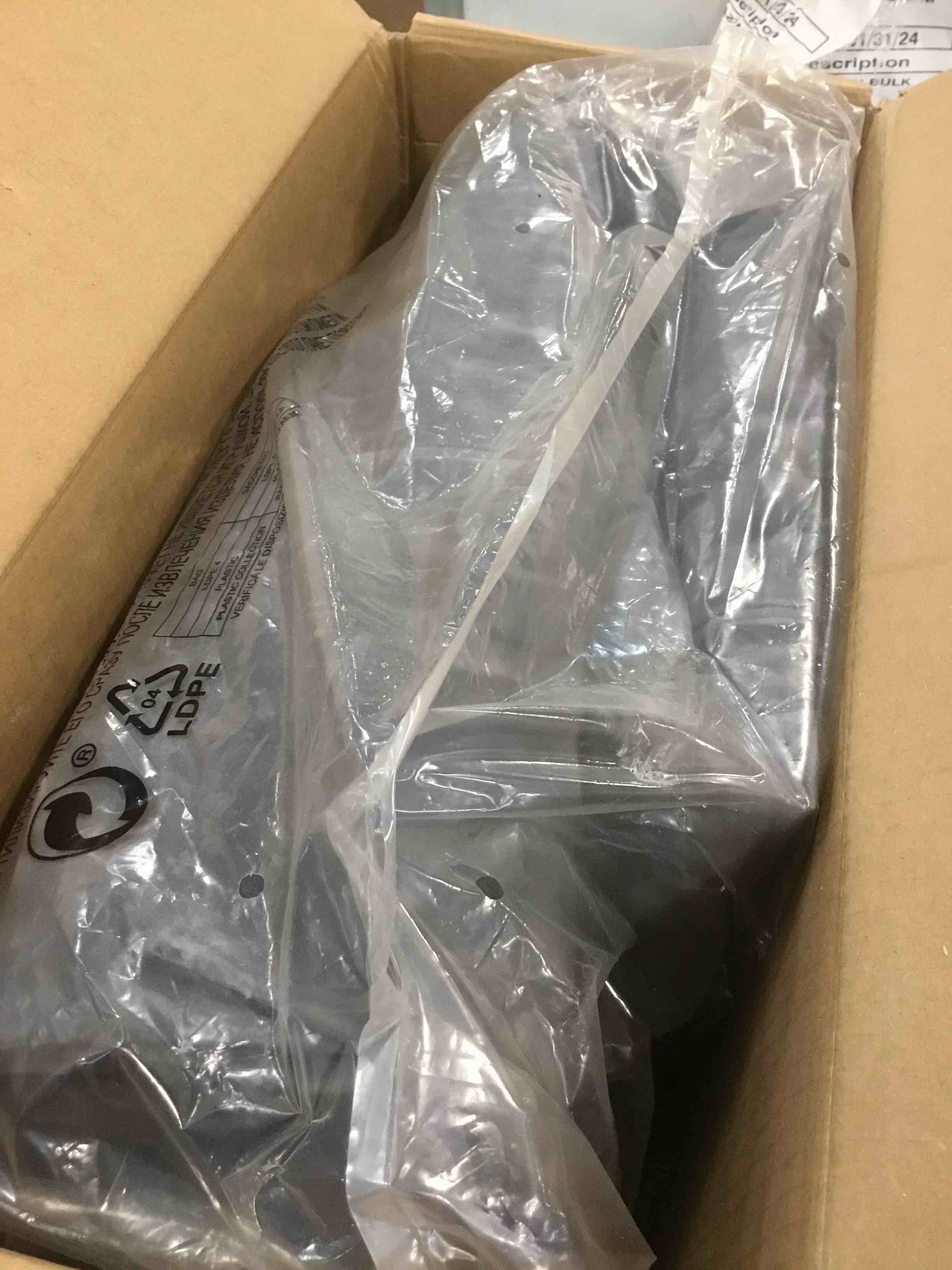 https://s3.amazonaws.com/lotting-images-prod/bidfta/RED5782460_1706808383814.jpeg