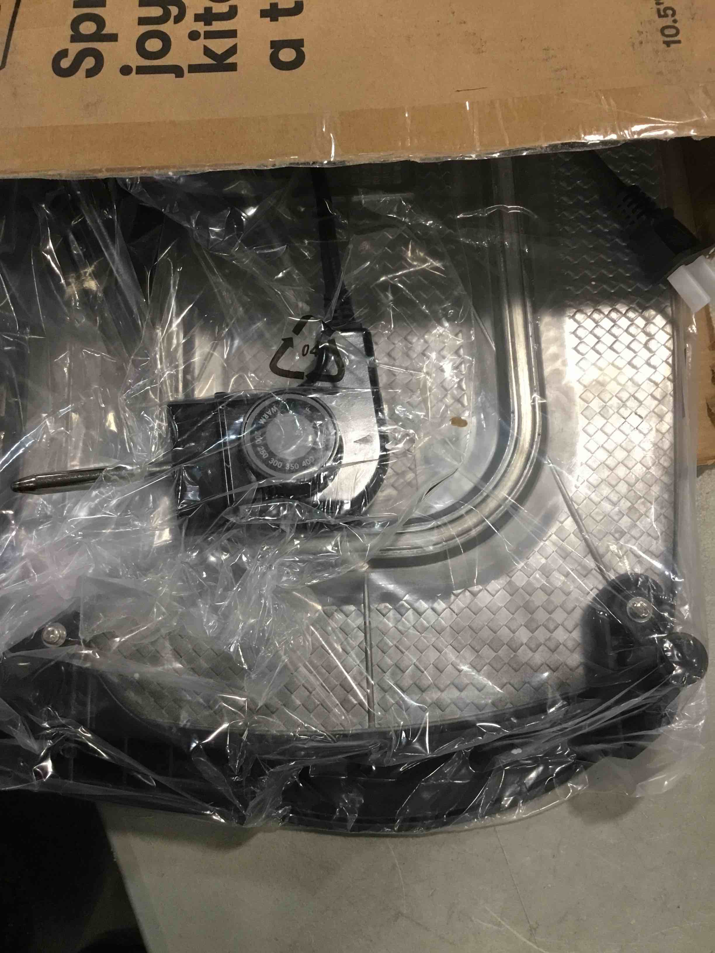 https://s3.amazonaws.com/lotting-images-prod/bidfta/RED5782524_1706819068654.jpeg