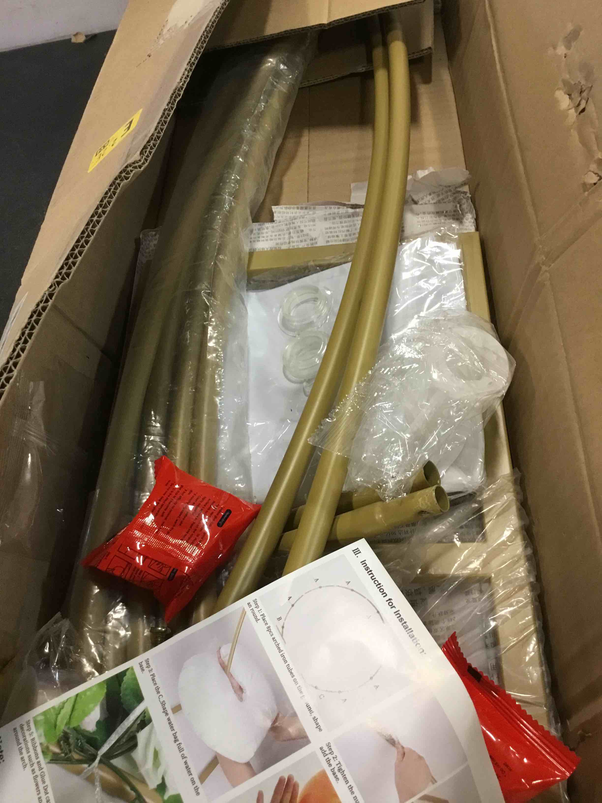 https://s3.amazonaws.com/lotting-images-prod/bidfta/RED5782612_1706882754074.jpeg