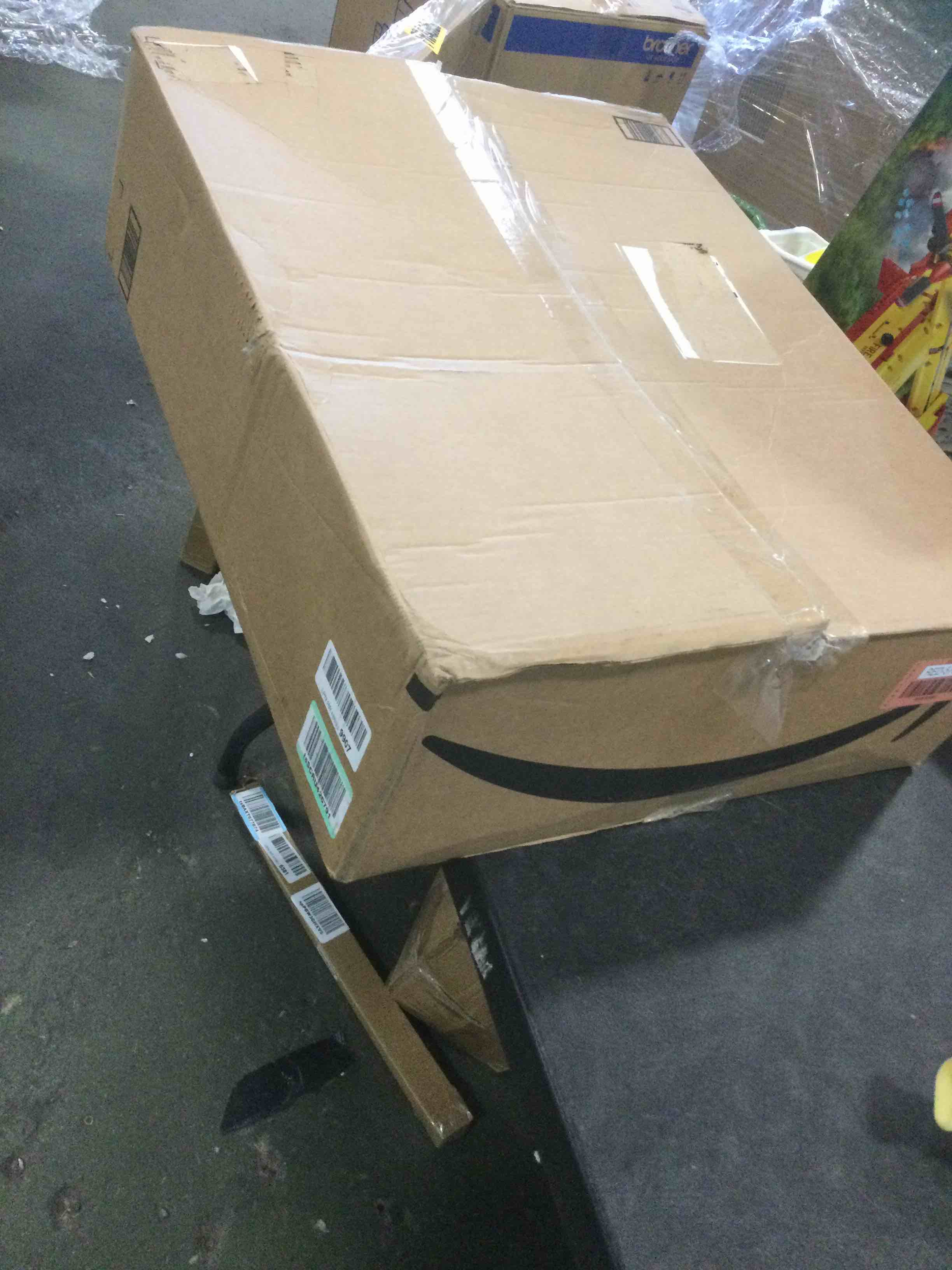 https://s3.amazonaws.com/lotting-images-prod/bidfta/RED5782898_1707064039337.jpeg
