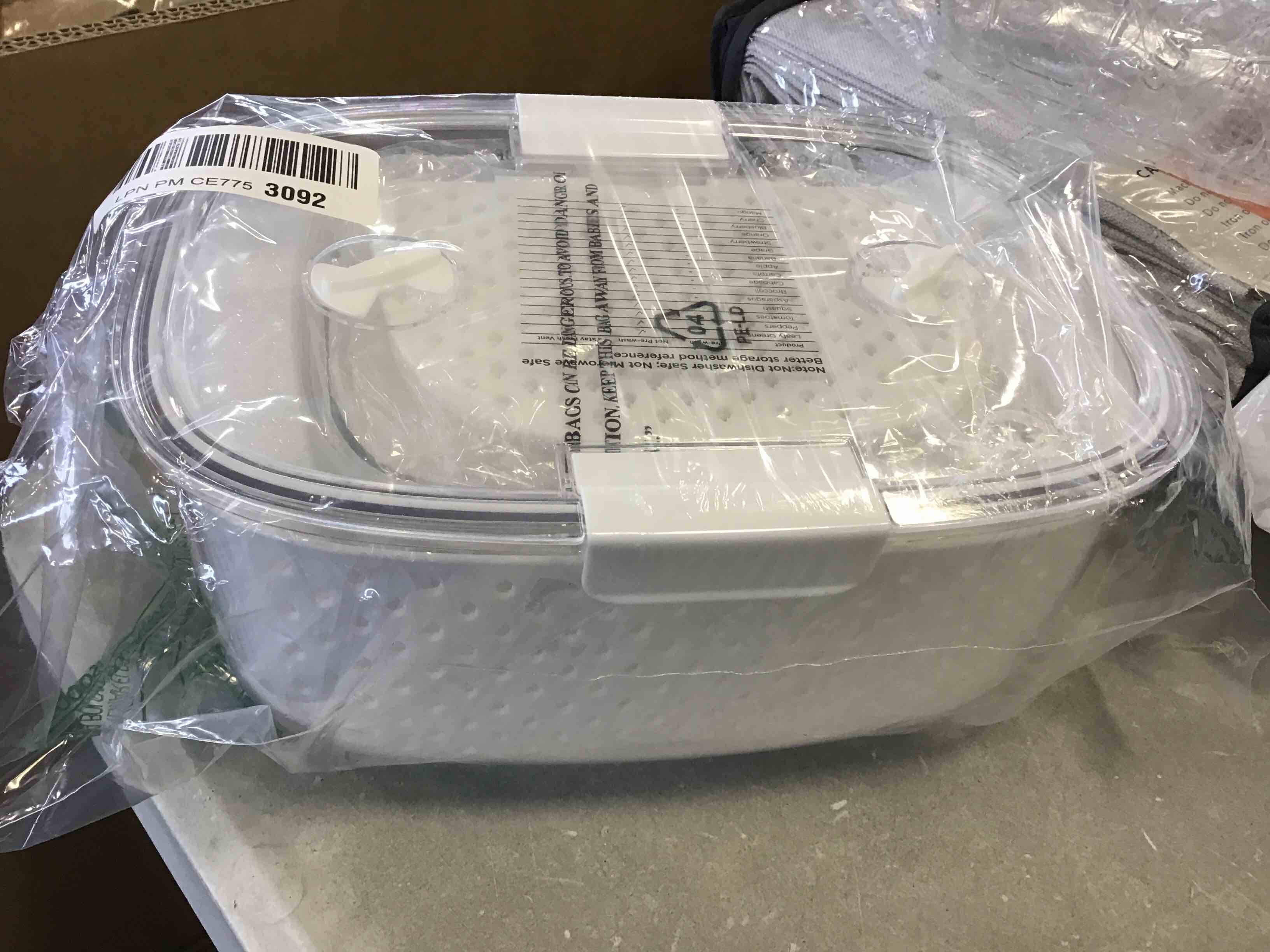 https://s3.amazonaws.com/lotting-images-prod/bidfta/RED5783579_1706802791736.jpeg