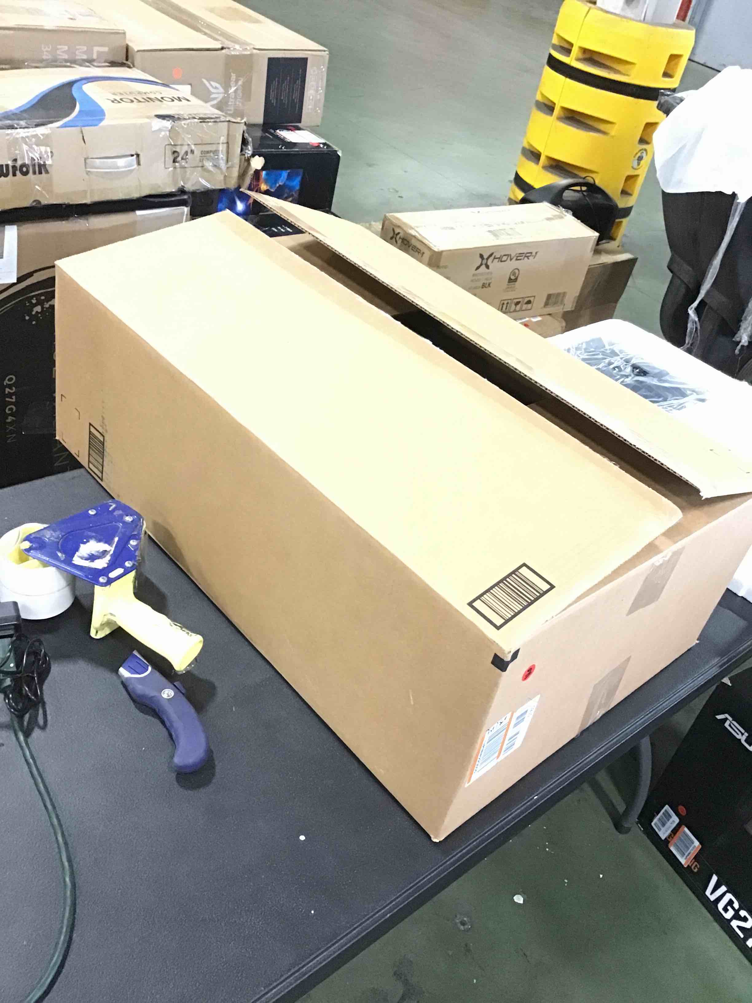 https://s3.amazonaws.com/lotting-images-prod/bidfta/RED5784072_1714587570432.jpeg