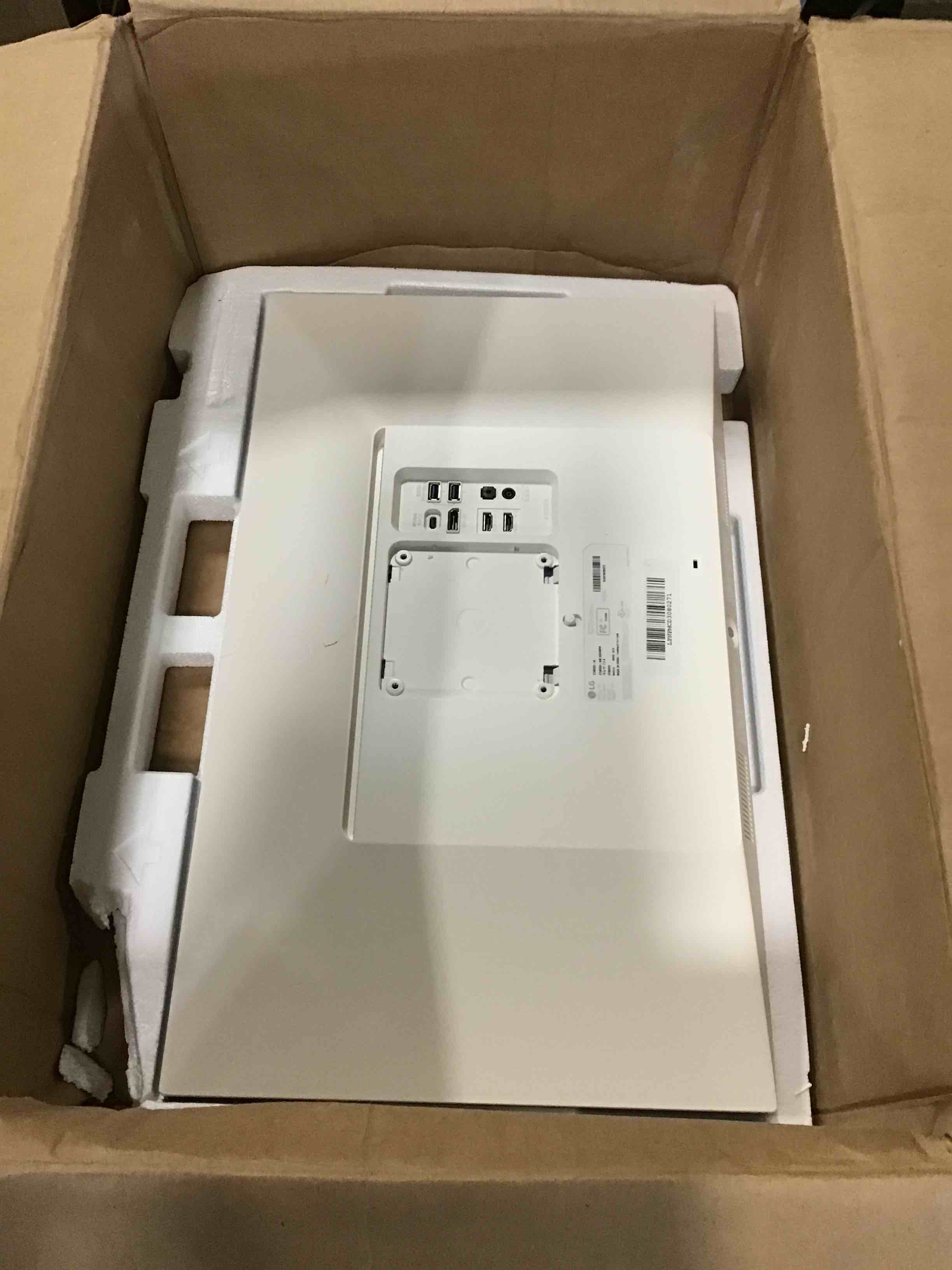 https://s3.amazonaws.com/lotting-images-prod/bidfta/RED5784074_1714589421284.jpeg
