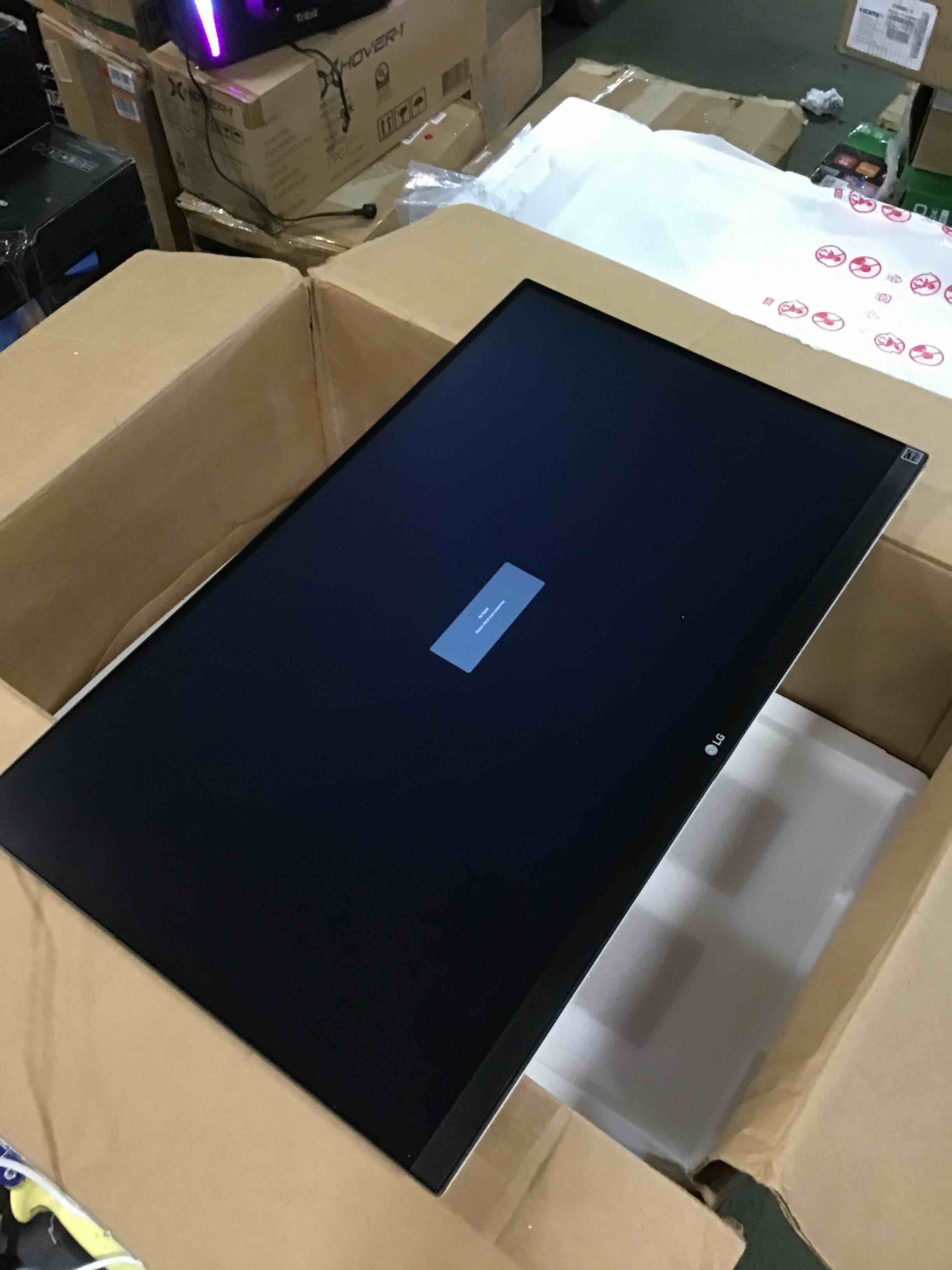 https://s3.amazonaws.com/lotting-images-prod/bidfta/RED5784074_1714589482391.jpeg