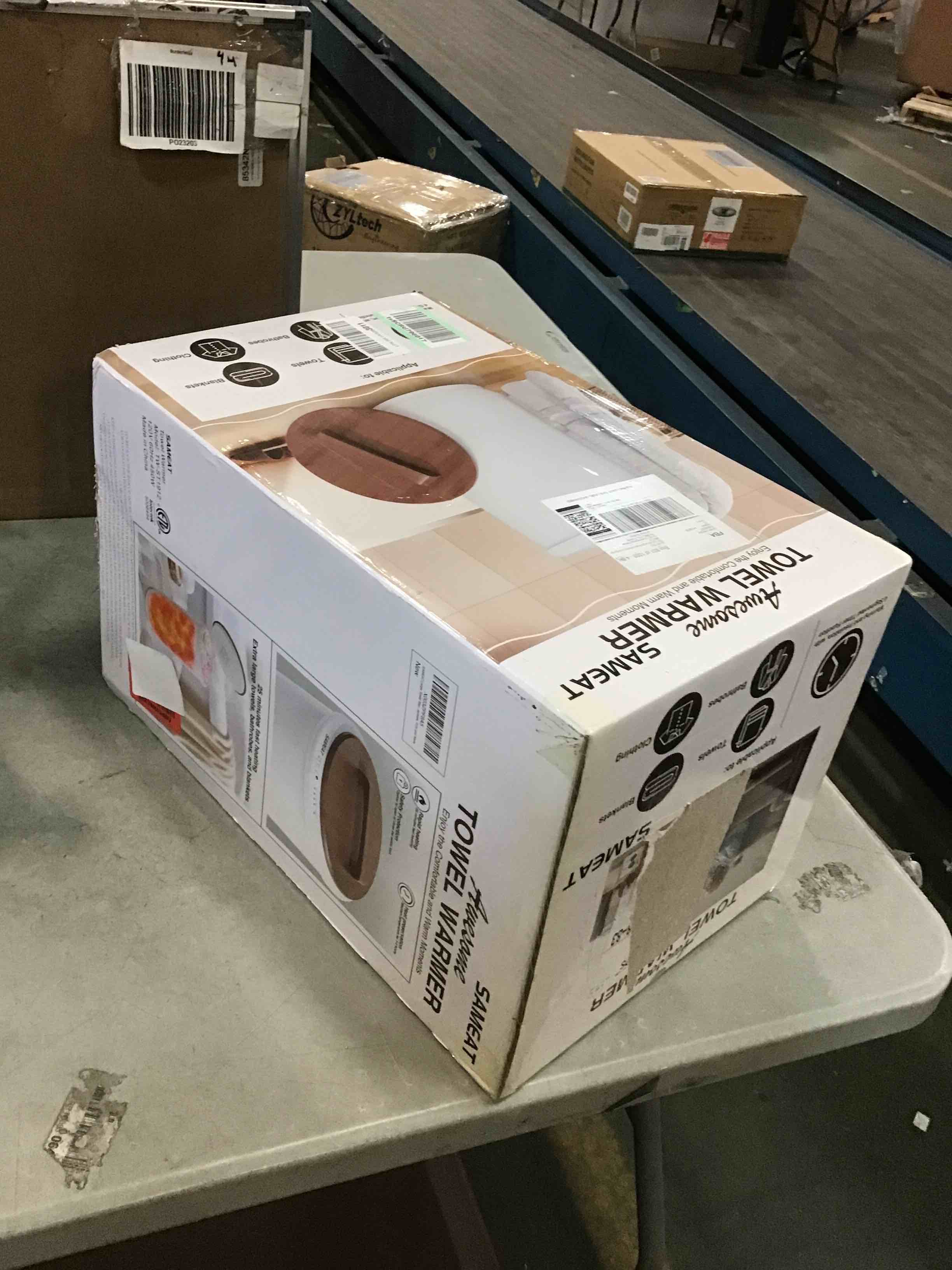 https://s3.amazonaws.com/lotting-images-prod/bidfta/RED5784140_1716122575786.jpeg