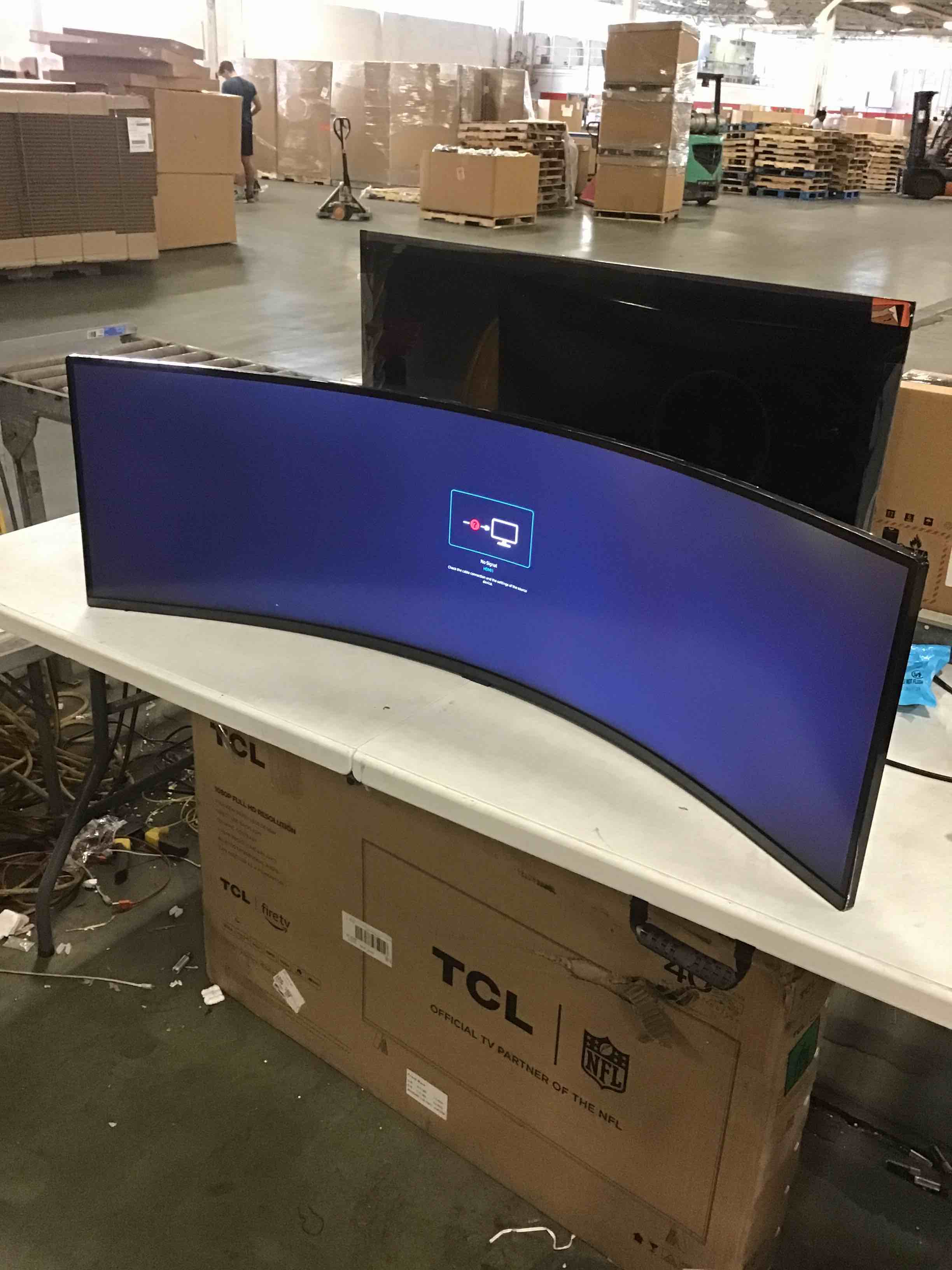 https://s3.amazonaws.com/lotting-images-prod/bidfta/RED5784272_1716994682572.jpeg