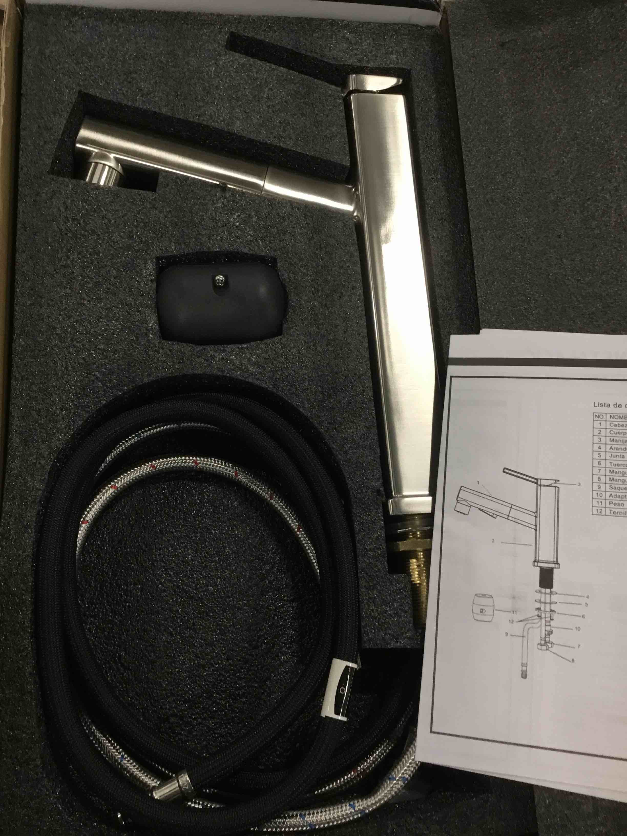 https://s3.amazonaws.com/lotting-images-prod/bidfta/RED5785400_1707582238251.jpeg