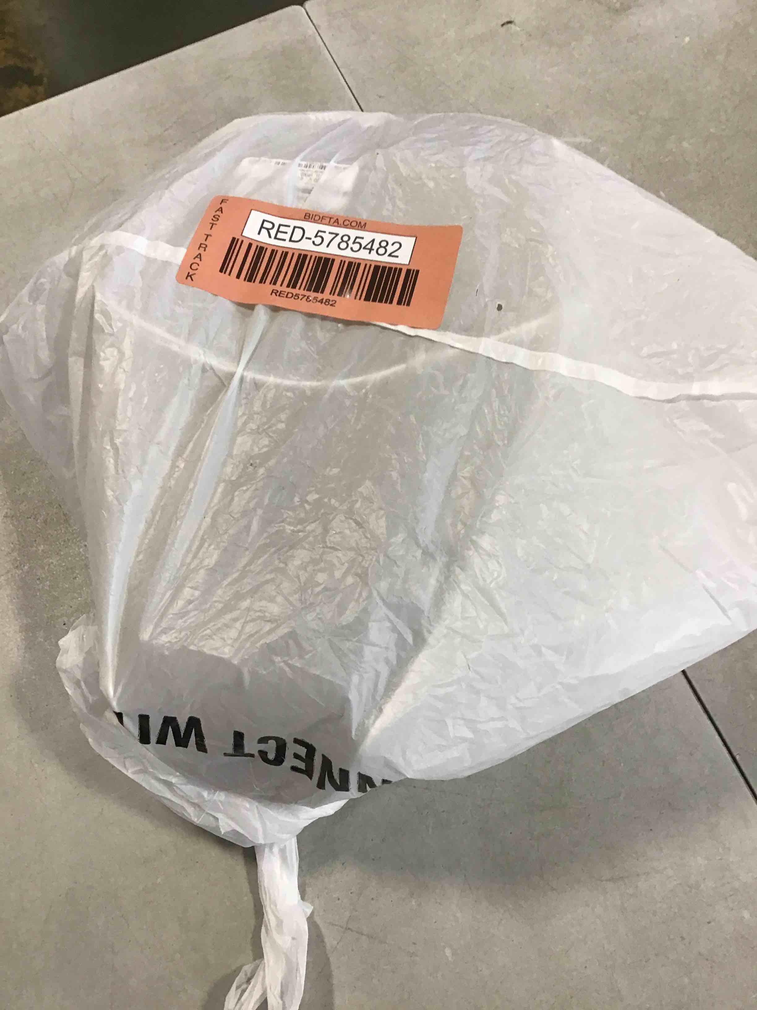https://s3.amazonaws.com/lotting-images-prod/bidfta/RED5785482_1707745908066.jpeg