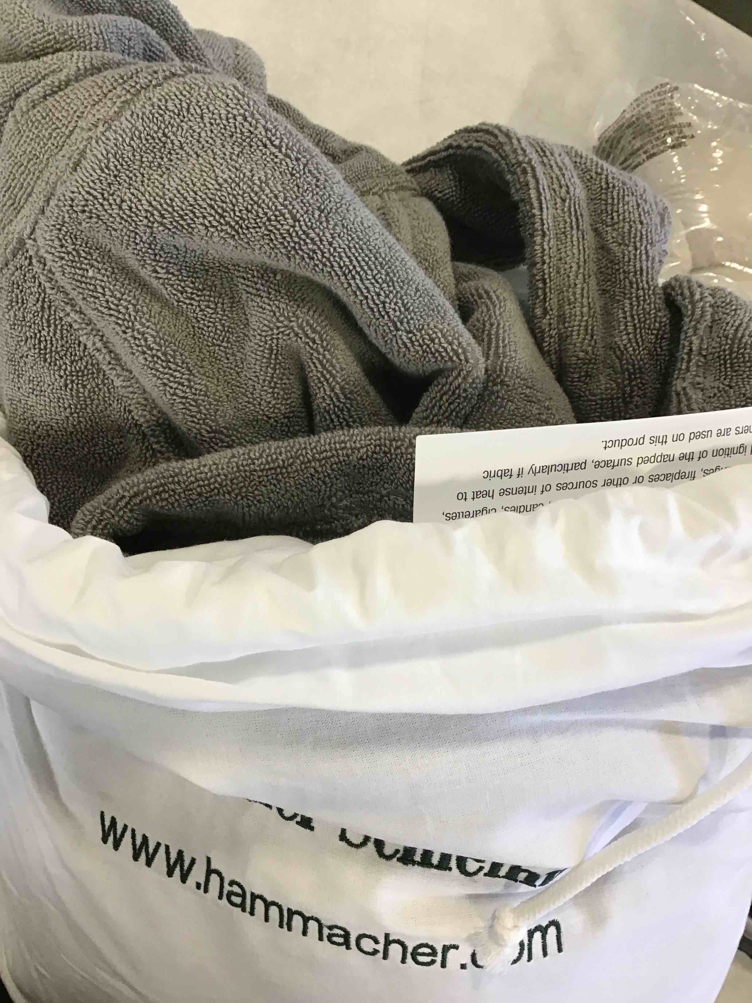 https://s3.amazonaws.com/lotting-images-prod/bidfta/RED5785497_1707748446983.jpeg