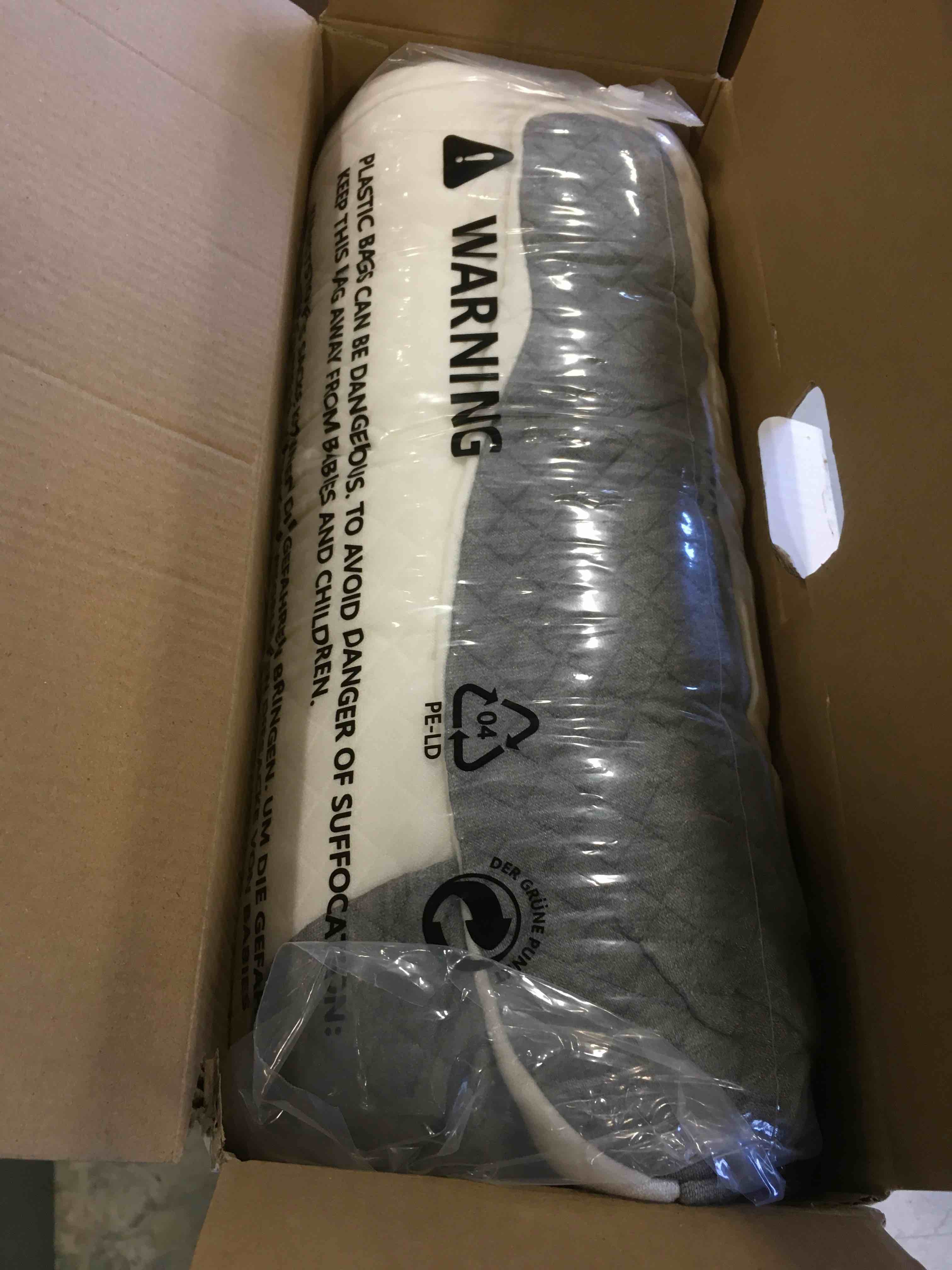 https://s3.amazonaws.com/lotting-images-prod/bidfta/RED5785713_1707836029608.jpeg