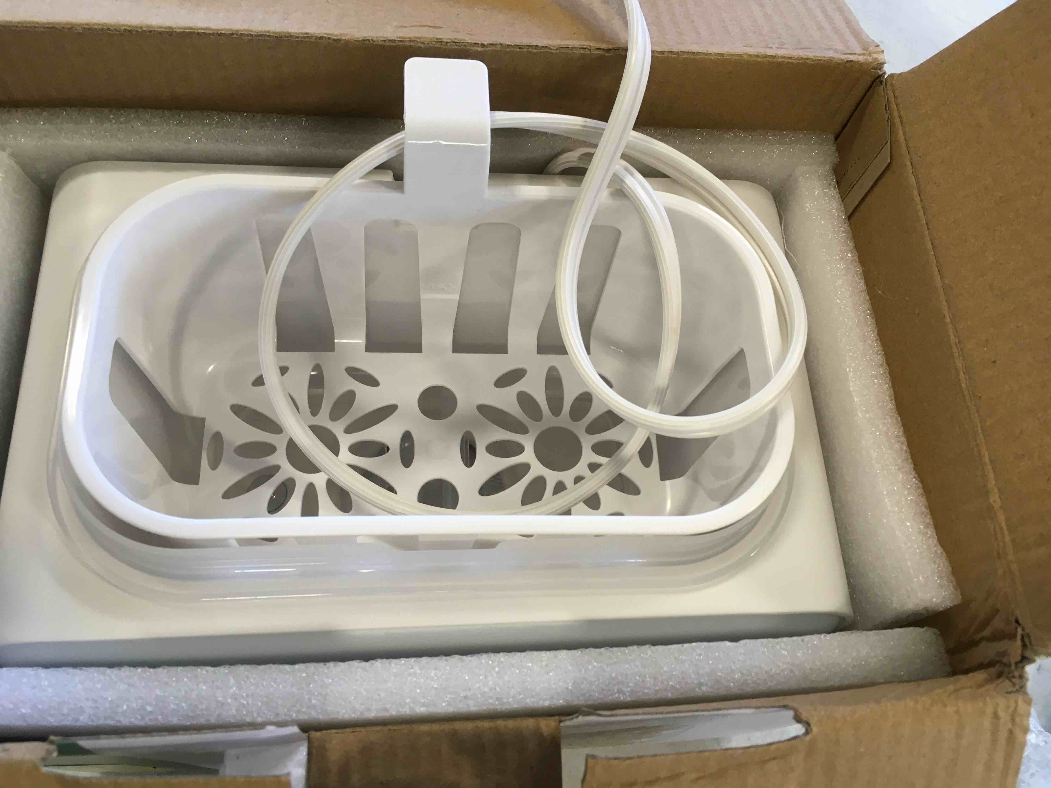 https://s3.amazonaws.com/lotting-images-prod/bidfta/RED5785722_1707838185512.jpeg