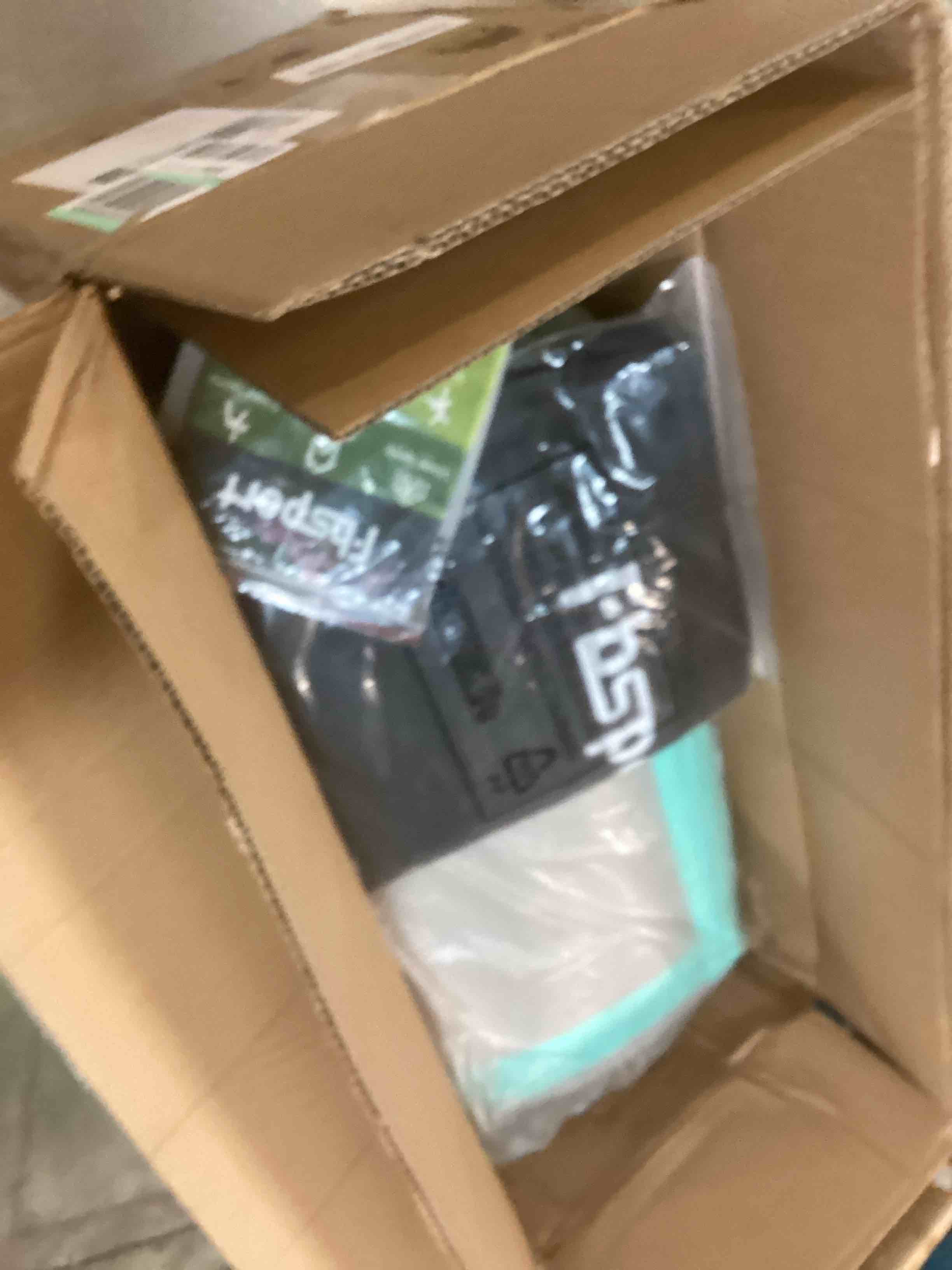 https://s3.amazonaws.com/lotting-images-prod/bidfta/RED5787584_1706535458608.jpeg