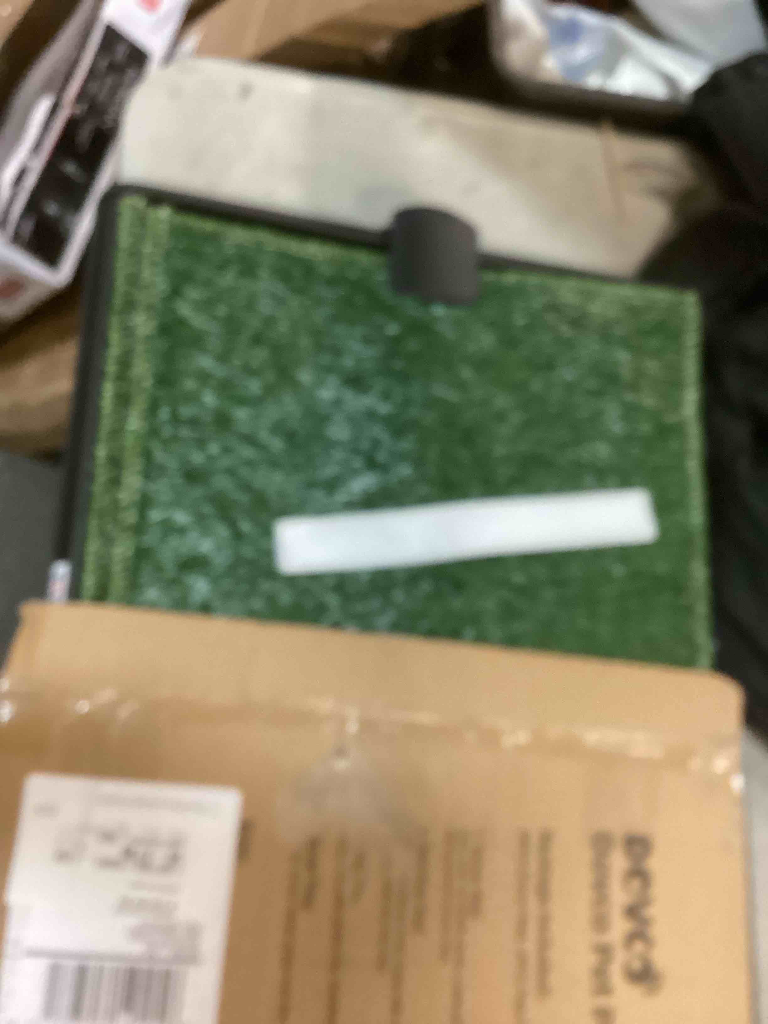 https://s3.amazonaws.com/lotting-images-prod/bidfta/RED5787709_1706555504890.jpeg