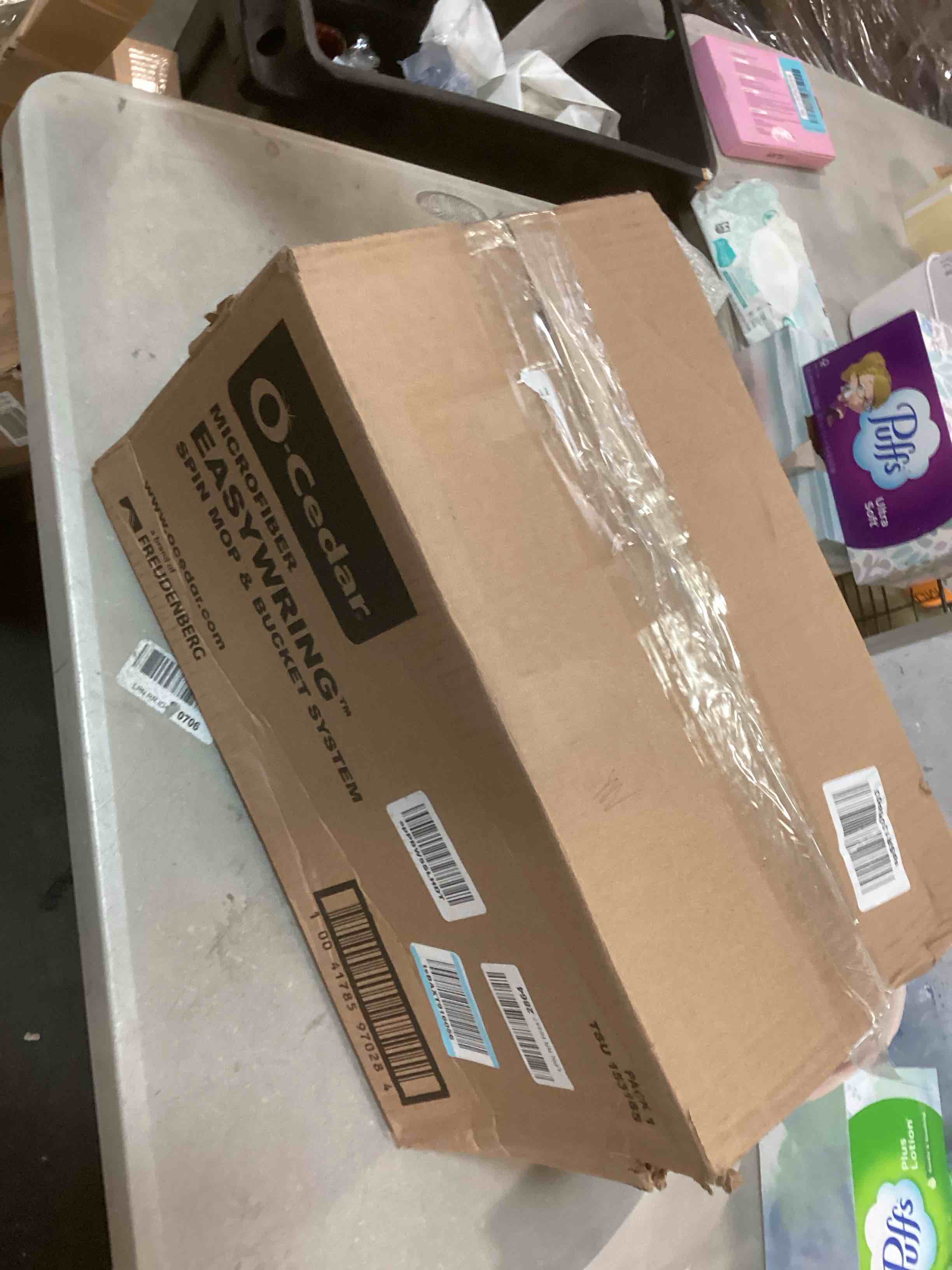 https://s3.amazonaws.com/lotting-images-prod/bidfta/RED5787779_1706563054627.jpeg