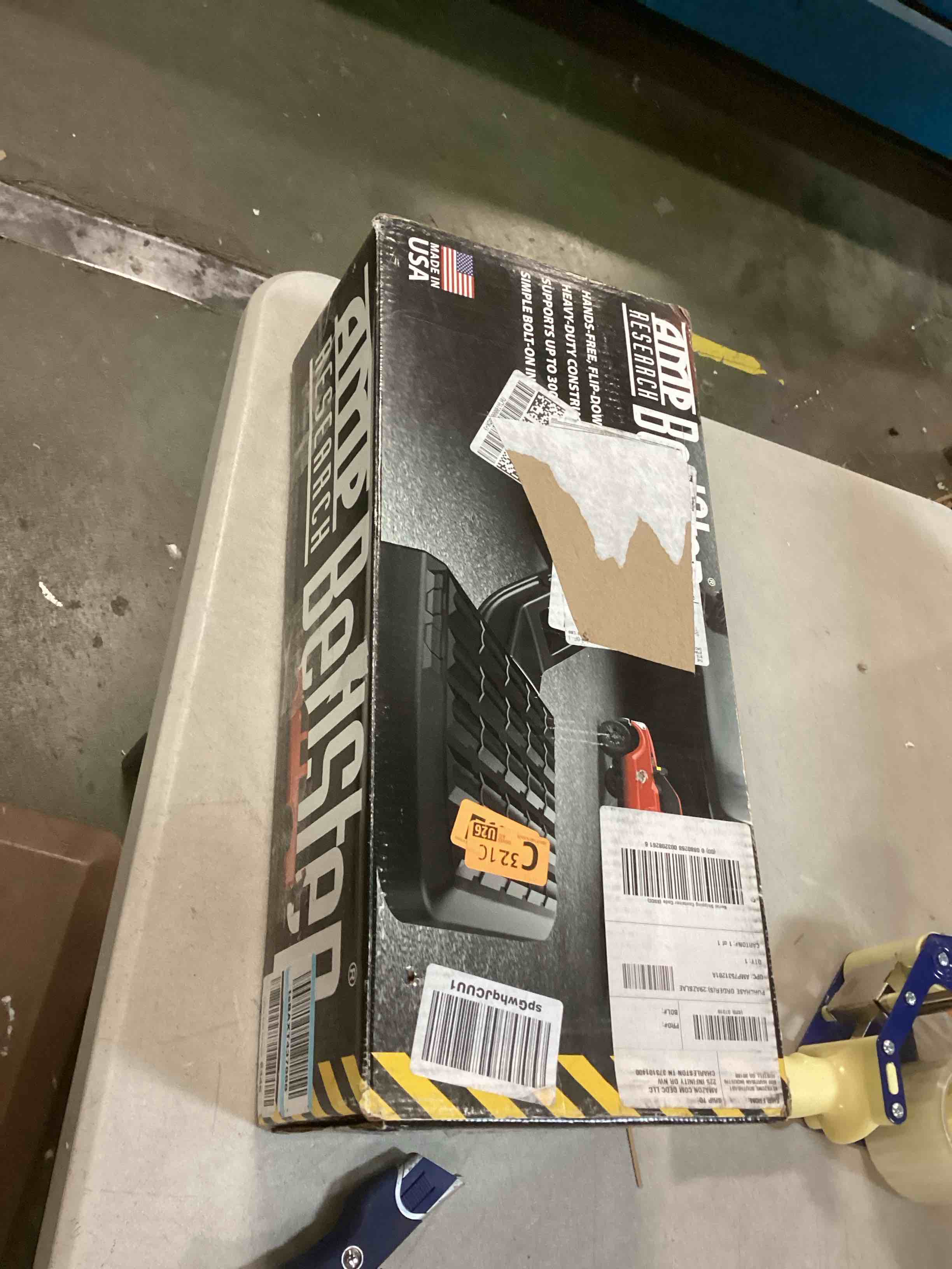 https://s3.amazonaws.com/lotting-images-prod/bidfta/RED5787837_1706621485978.jpeg